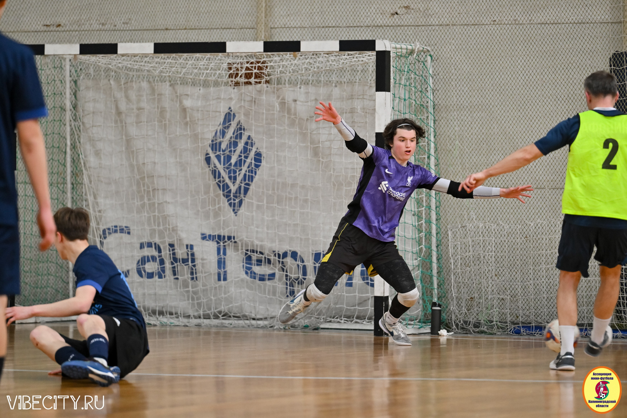8 тур Корпоративной Бизнес-Лиги по футзалу. VIBECITY.RU Вайб Сити Ру Фоторепортажи Фотоотчеты Калининград