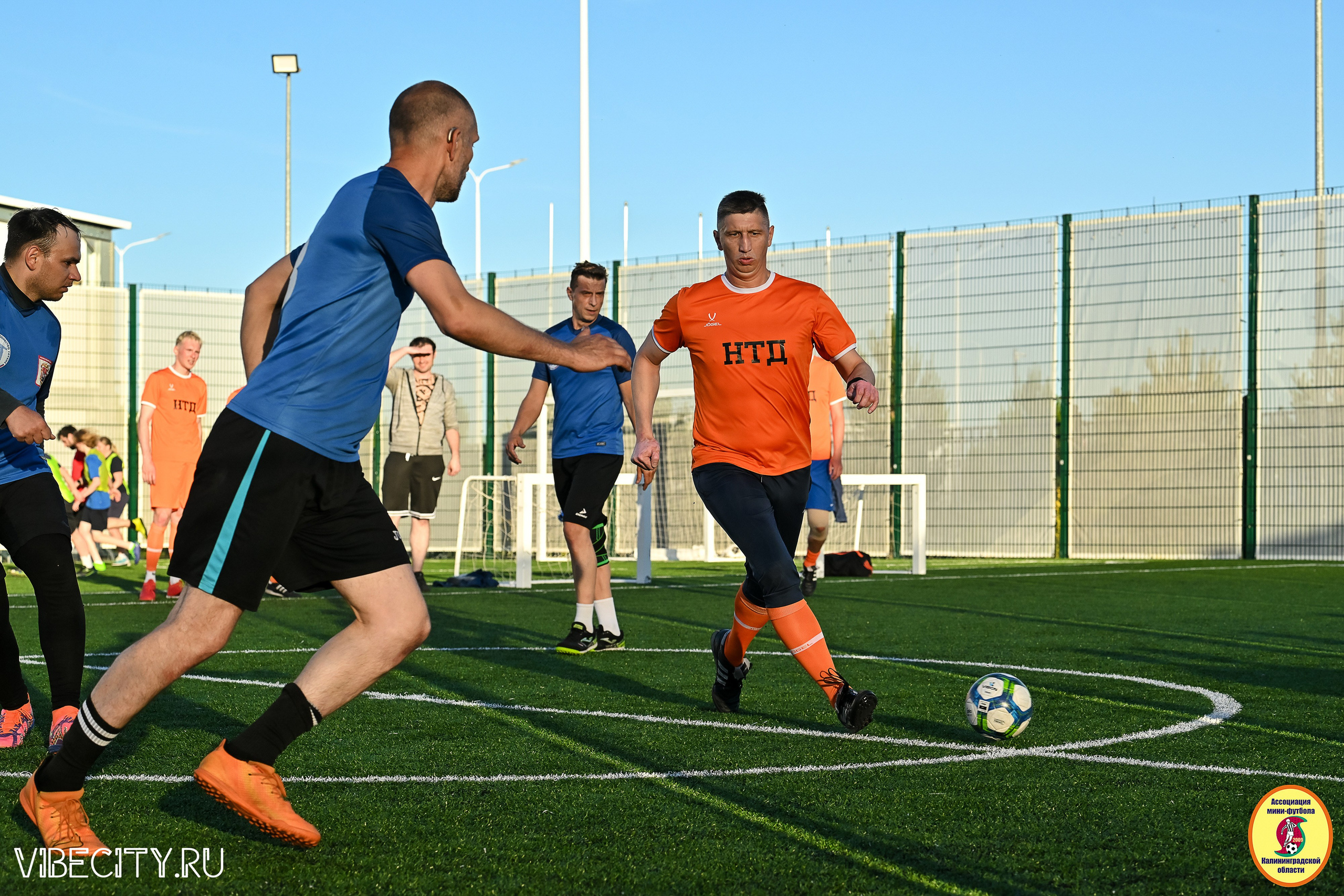 ИГРЫ МИНИ-ФУТБОЛЬНОЙ И КОРПОРАТИВНОЙ ЛИГИ. VIBECITY.RU Вайб Сити Ру Фоторепортажи Фотоотчеты Калининград