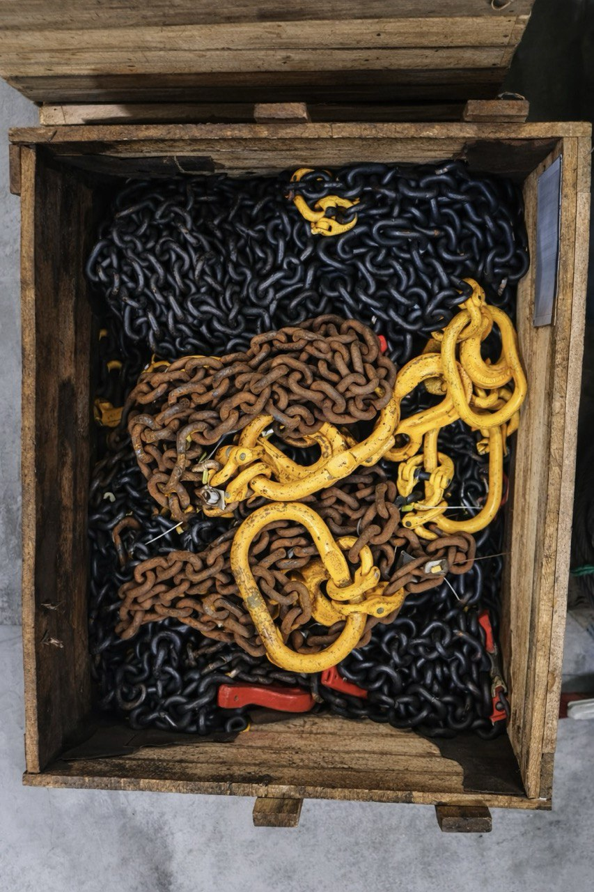 Как добавить человеческое доверие в технический продукт. Лада — AI-креатор визуальных образов | AI-фото и видео для брендов