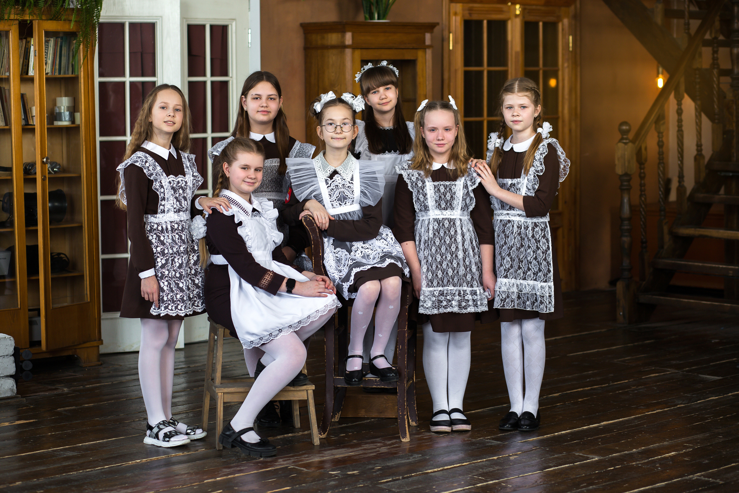 Выпускные альбомы 4класс. Выпускные альбомы Саратов Энгельс фотограф Титова Ирина