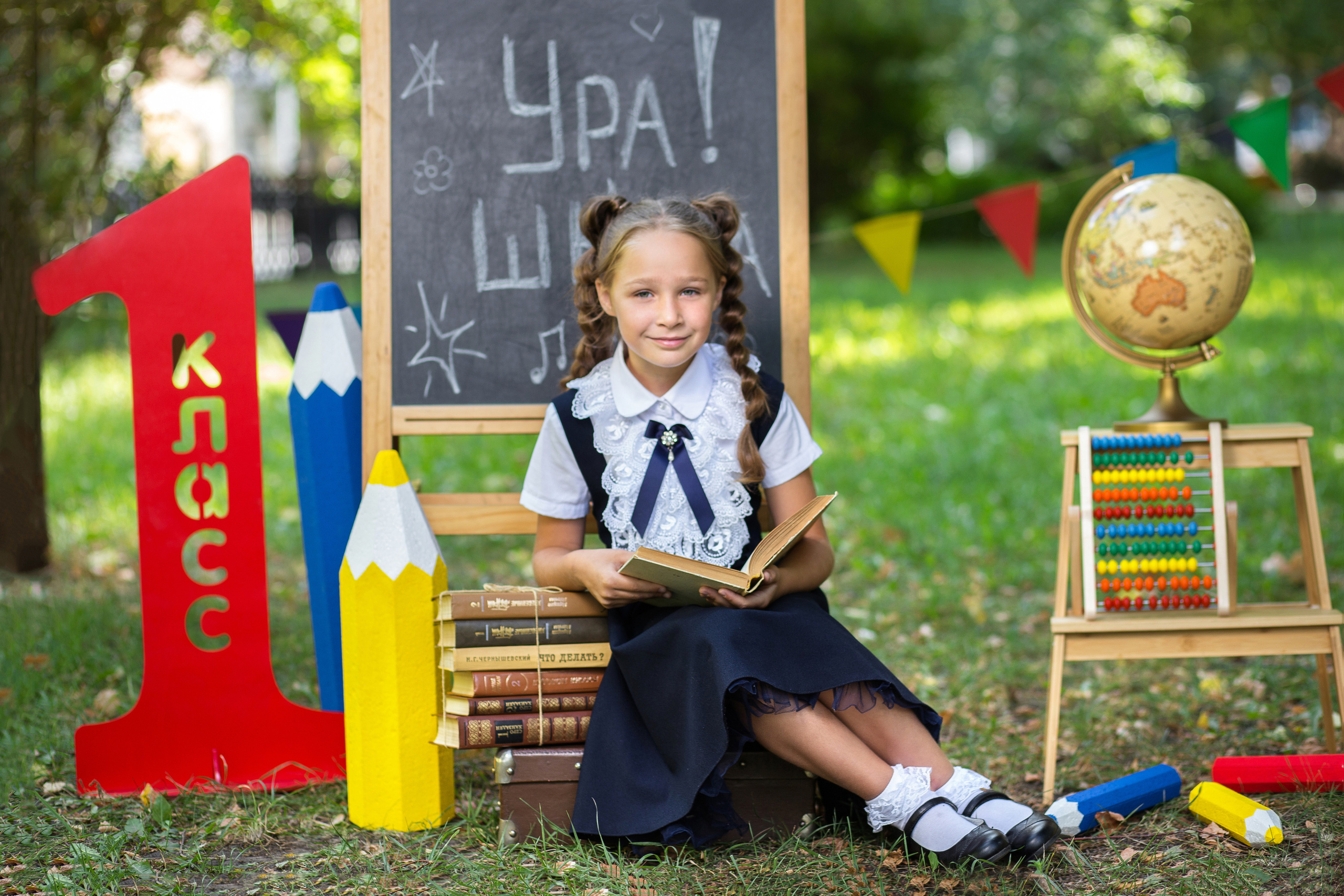 Выпускные альбомы 4класс. Выпускные альбомы Саратов Энгельс фотограф Титова Ирина