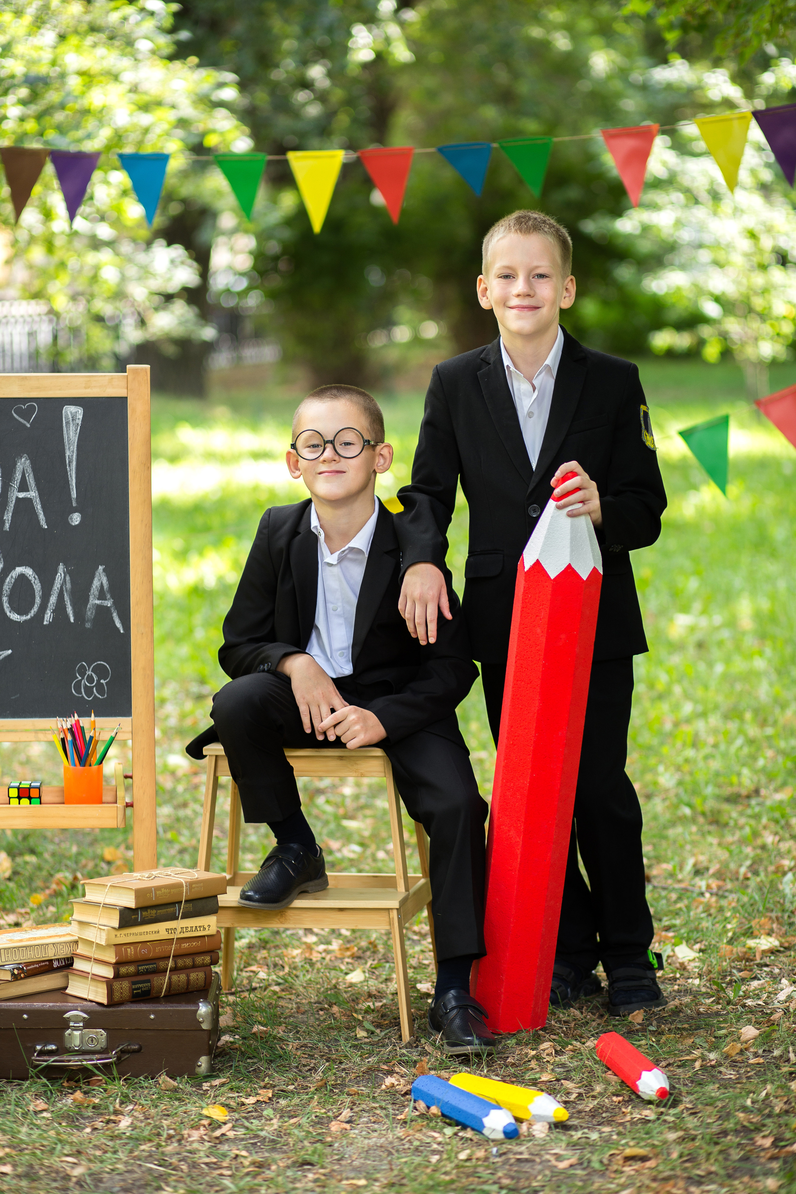 Выпускные альбомы 4класс. Выпускные альбомы Саратов Энгельс фотограф Титова Ирина