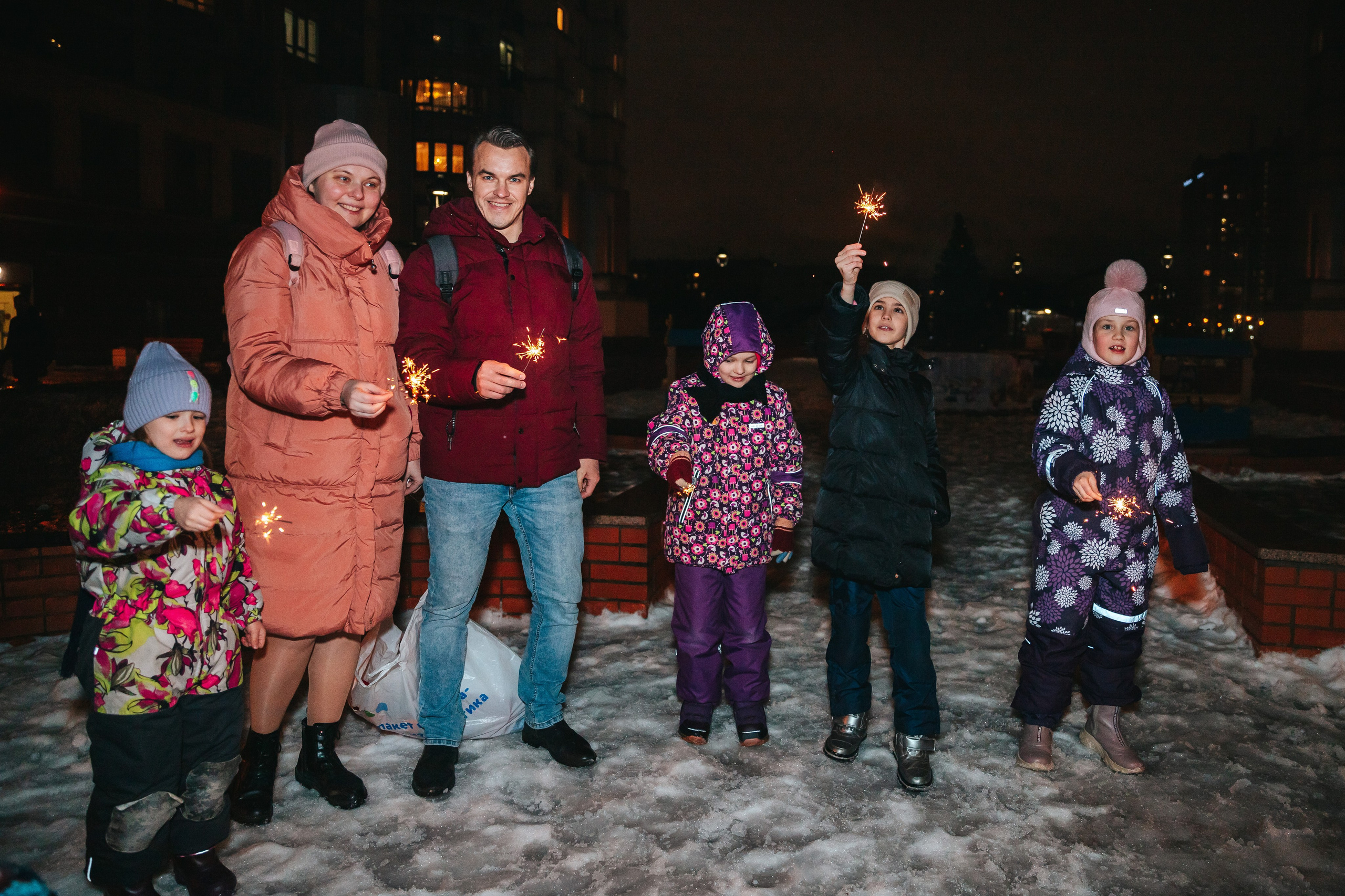 Новогодний утренник в Монтессори-школе. Семейный lifestyle фотограф в Санкт-Петербурге Людмила Пахомова