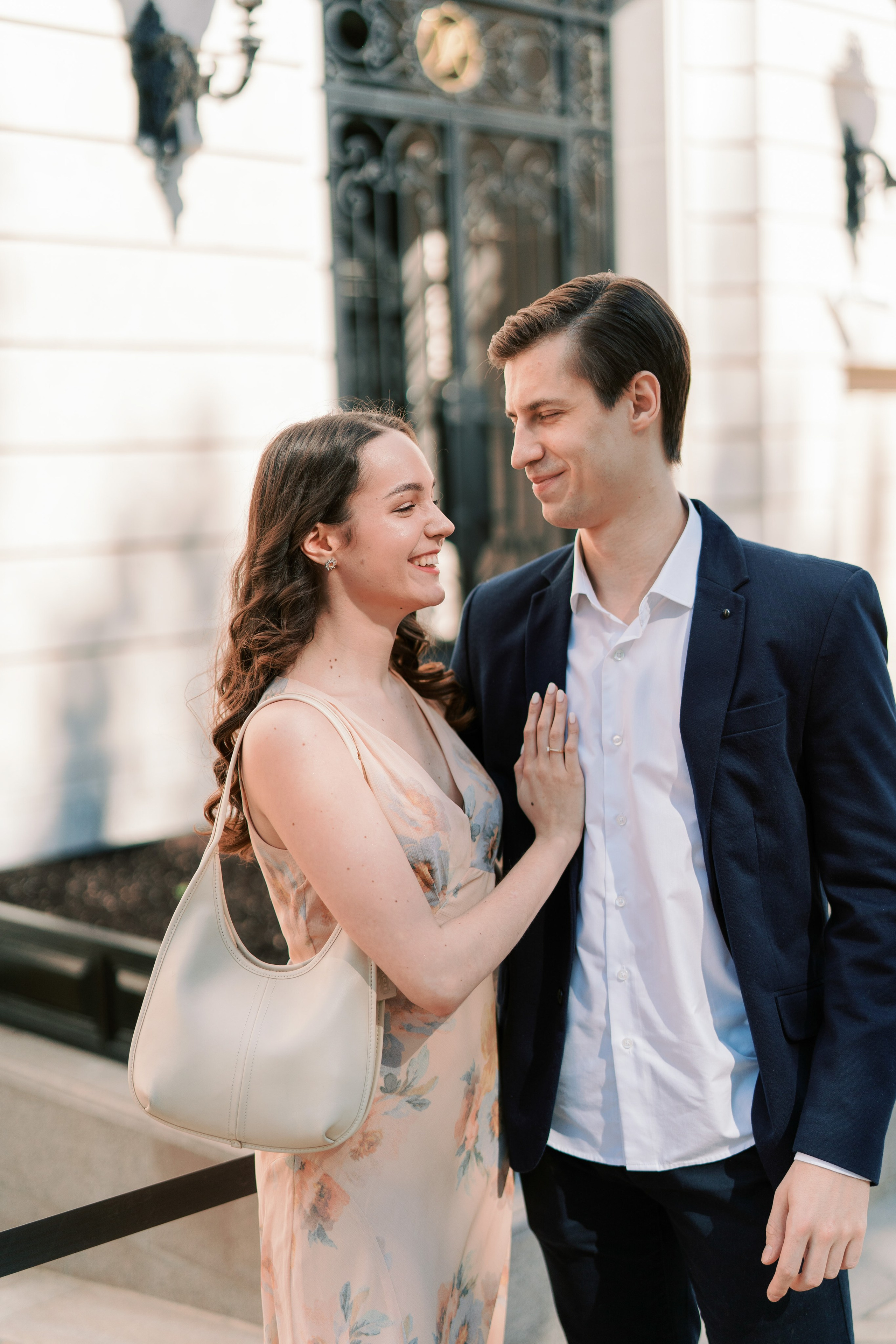 Лавстори, предствадебная прогулка в Москве, свадебный фотограф