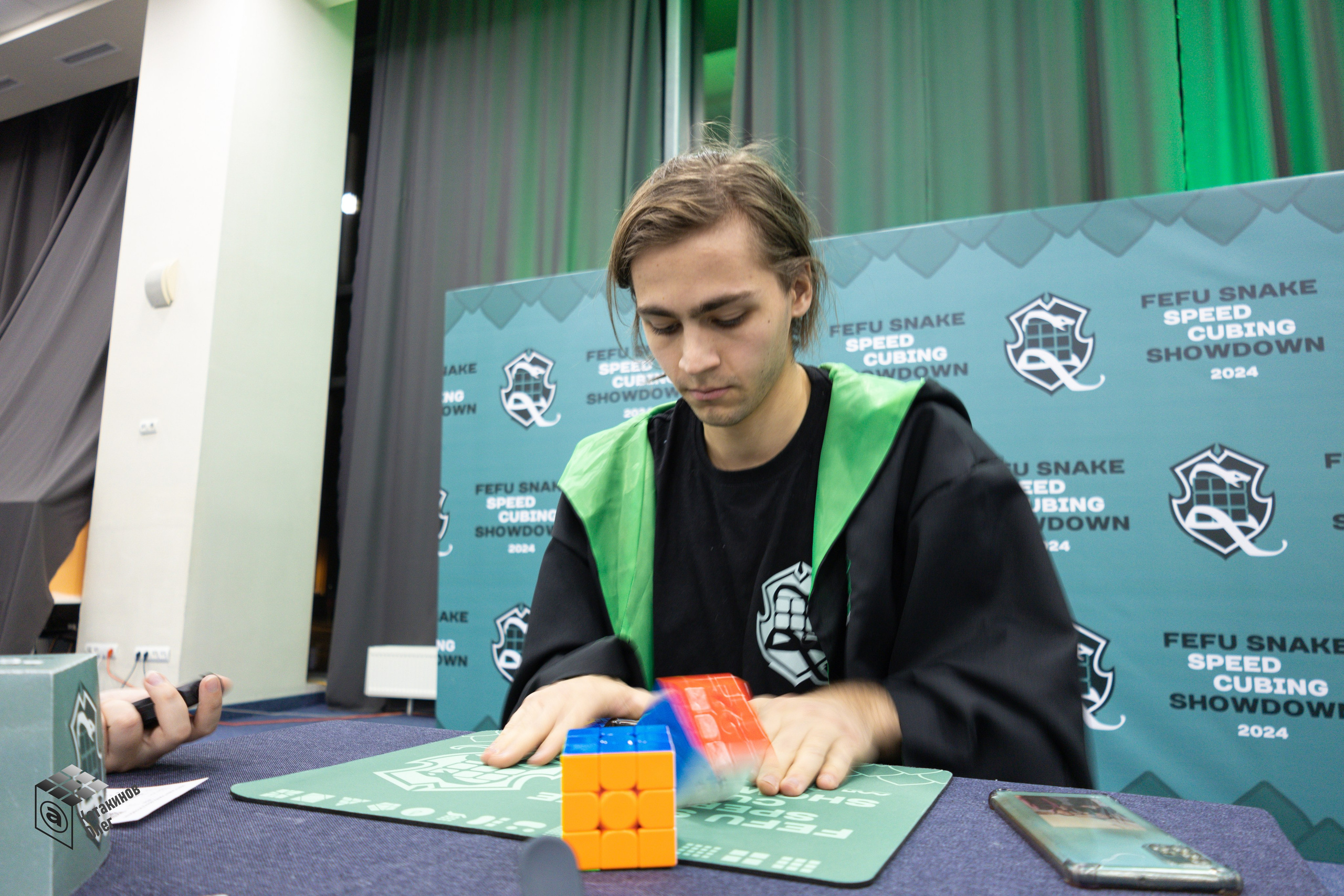 FEFU Snake Speedcubing Showdown 2024. Олег Катакинов| Репортажный фотограф в городе у моря (Владивосток)