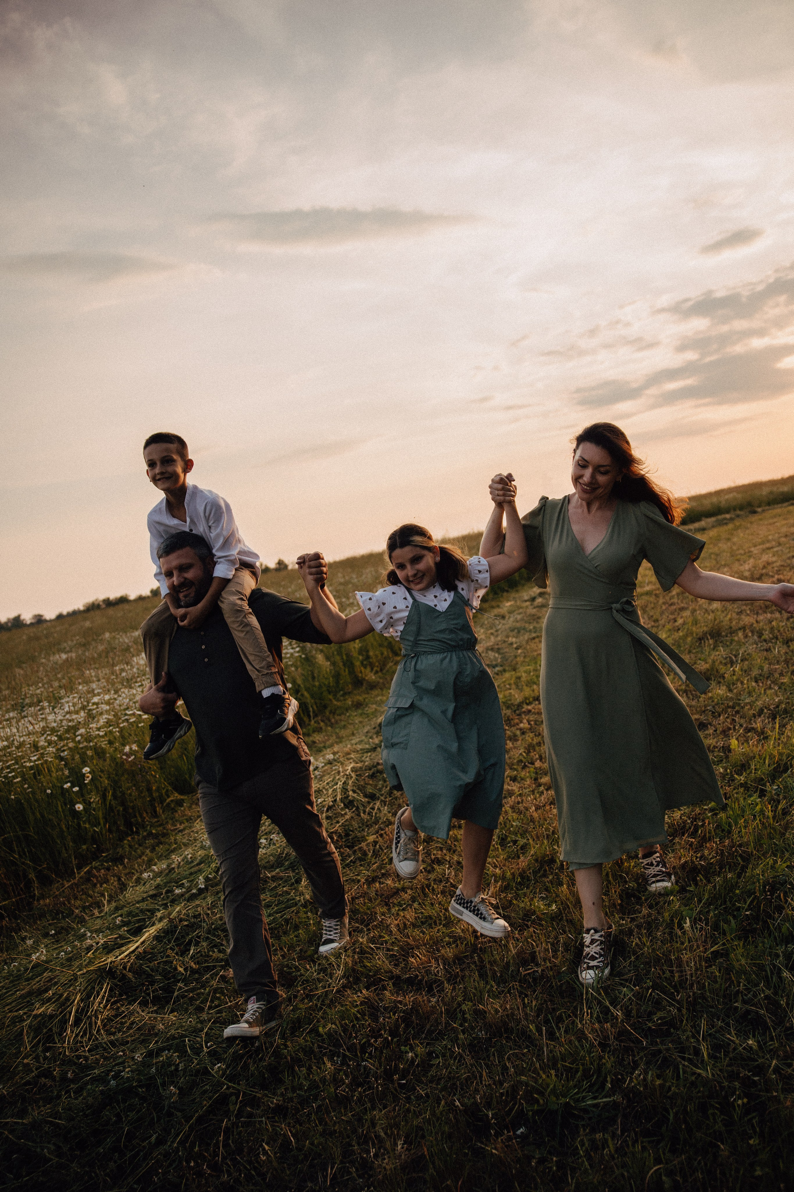 Ромашковое поле. Семейный и свадебный фотограф в Москве Вероника Жибинова