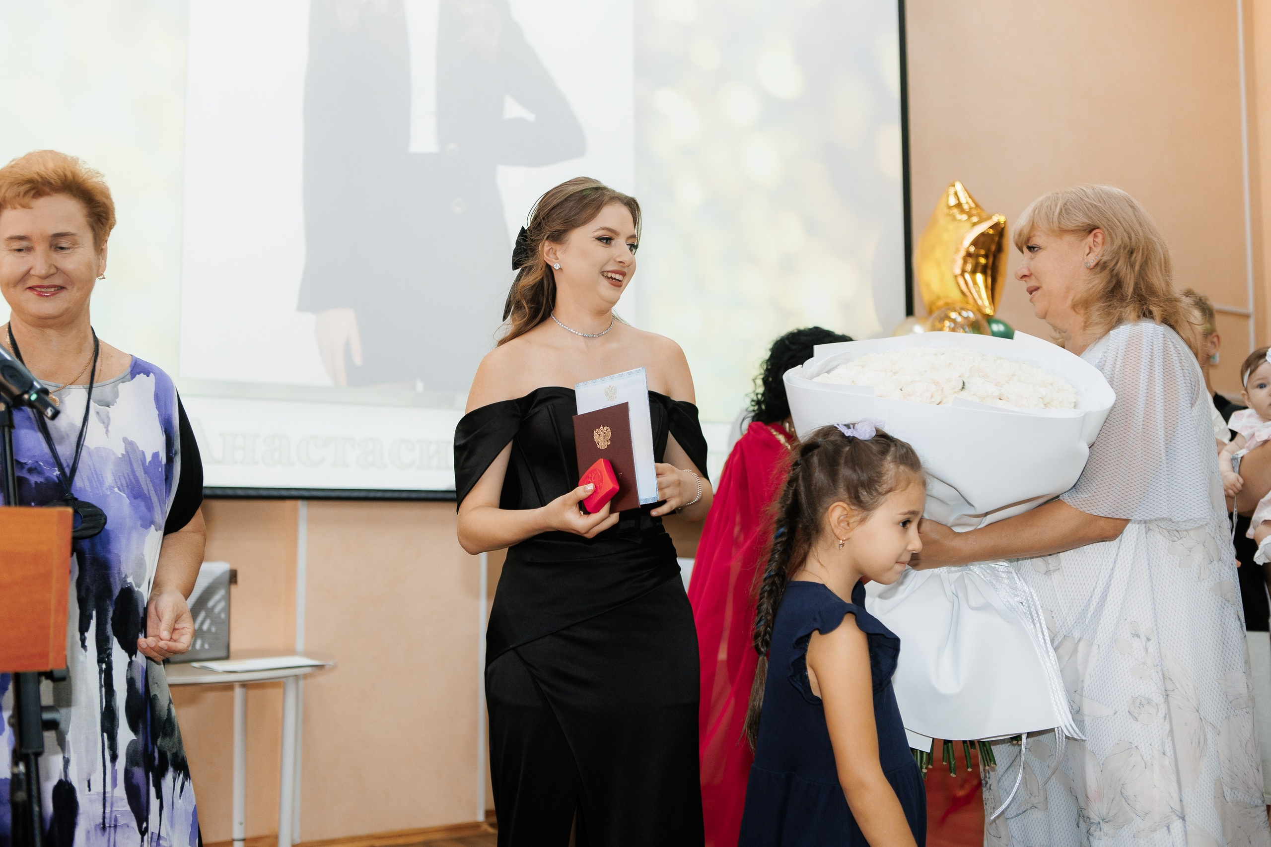 Выпускной Гимназия 12 2024 г. Свадебный и портретный Фотограф в Липецке Дмитрий Котюков