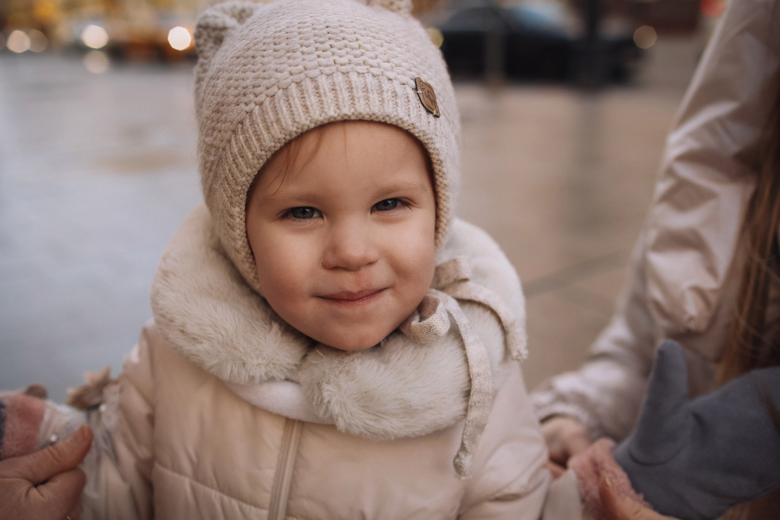 Вместе с бабушкой Света Жанна и малышка Лиза. Фотограф Владимир Москва