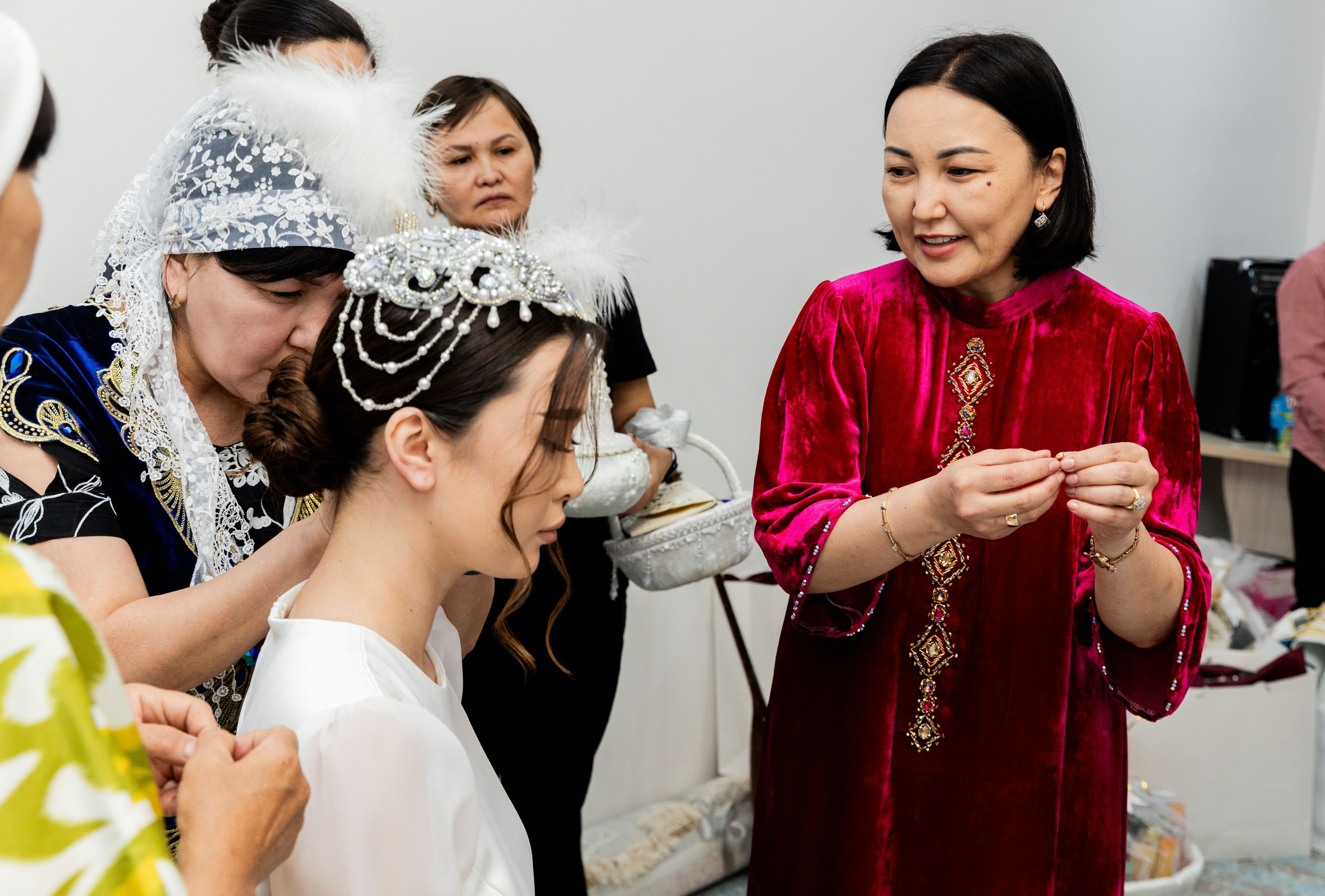 Аружан. Сырга салу