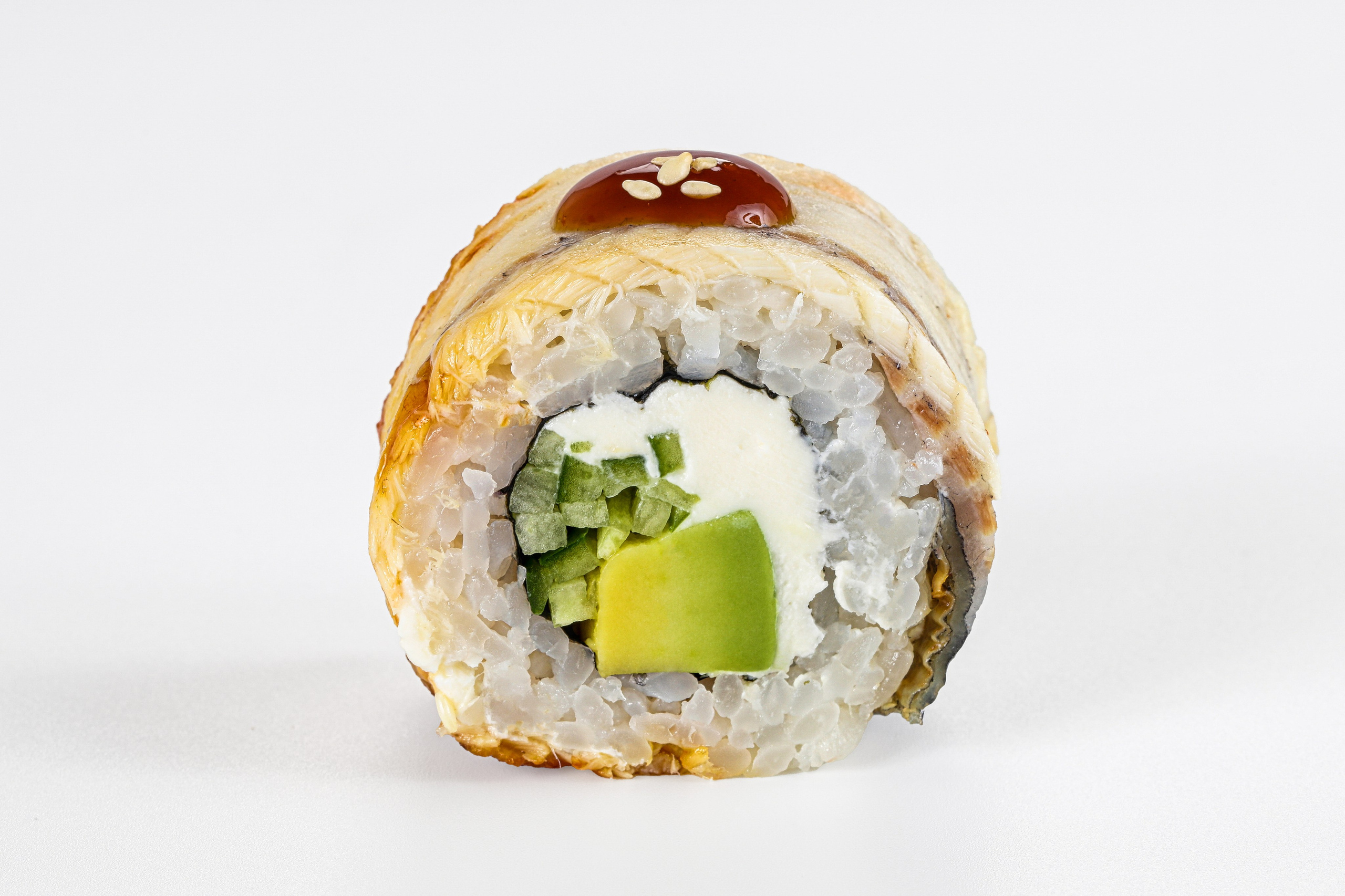 Фотосъемка суши и роллов. Заказ по тел.: +7 (906) 006-90-22. Фуд-фотограф Андрей Старостин — съемка еды в Москве. 9000 руб. в час