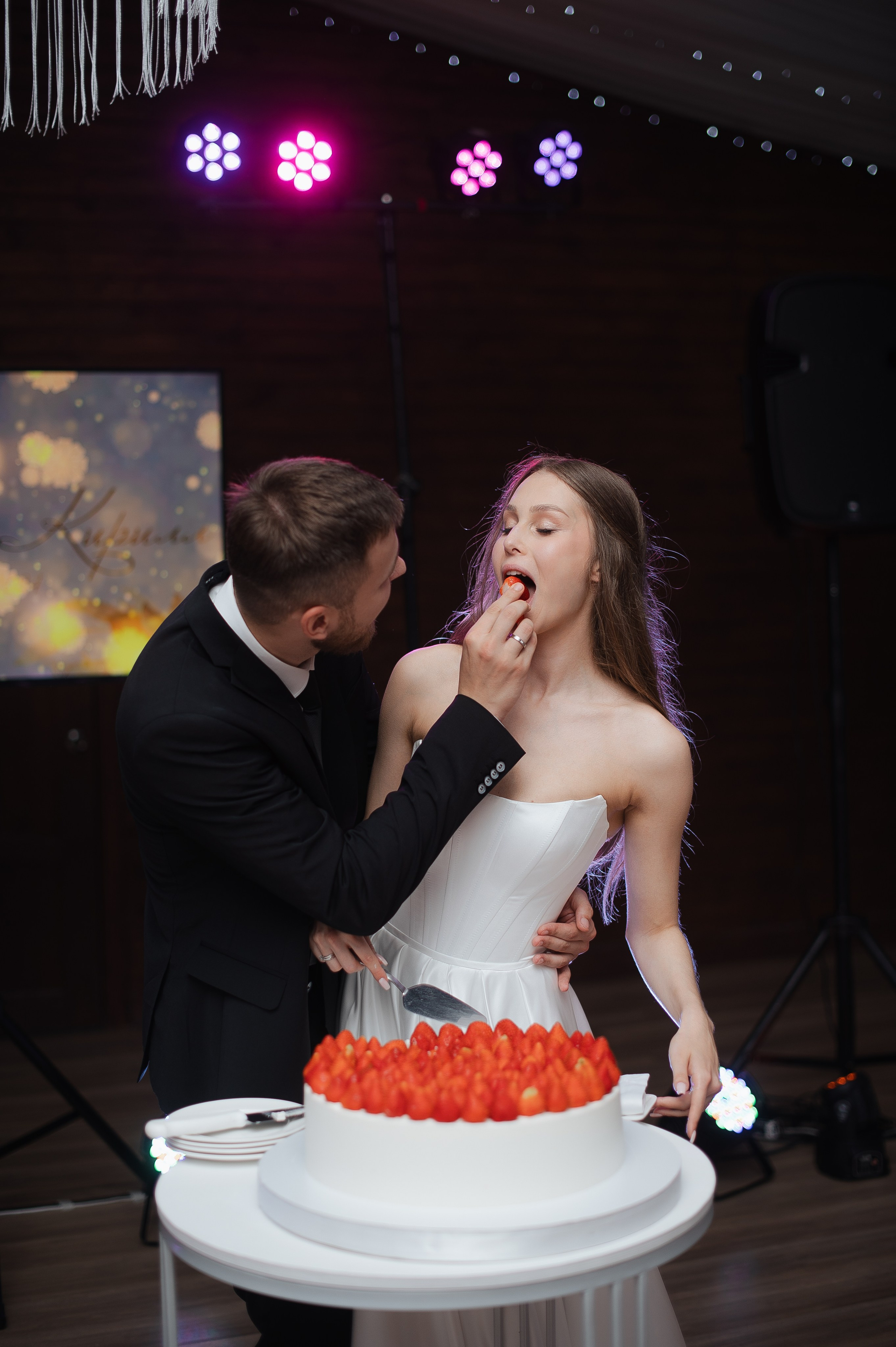 Свадьба на берегу Волги. Свадебный фотограф в Ярославле Денис Медоваров