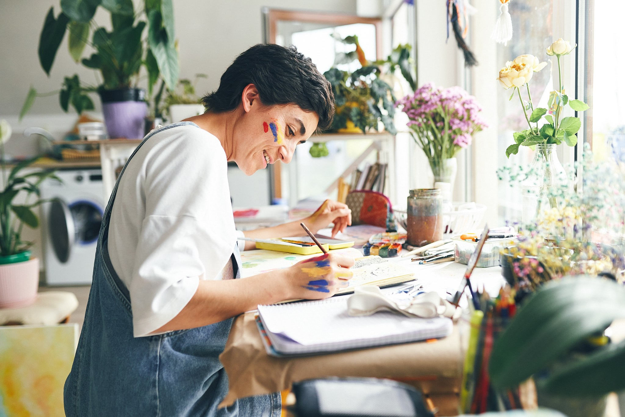 Контент съемка для художницы. Фотограф в Сочи Катя Гончарова