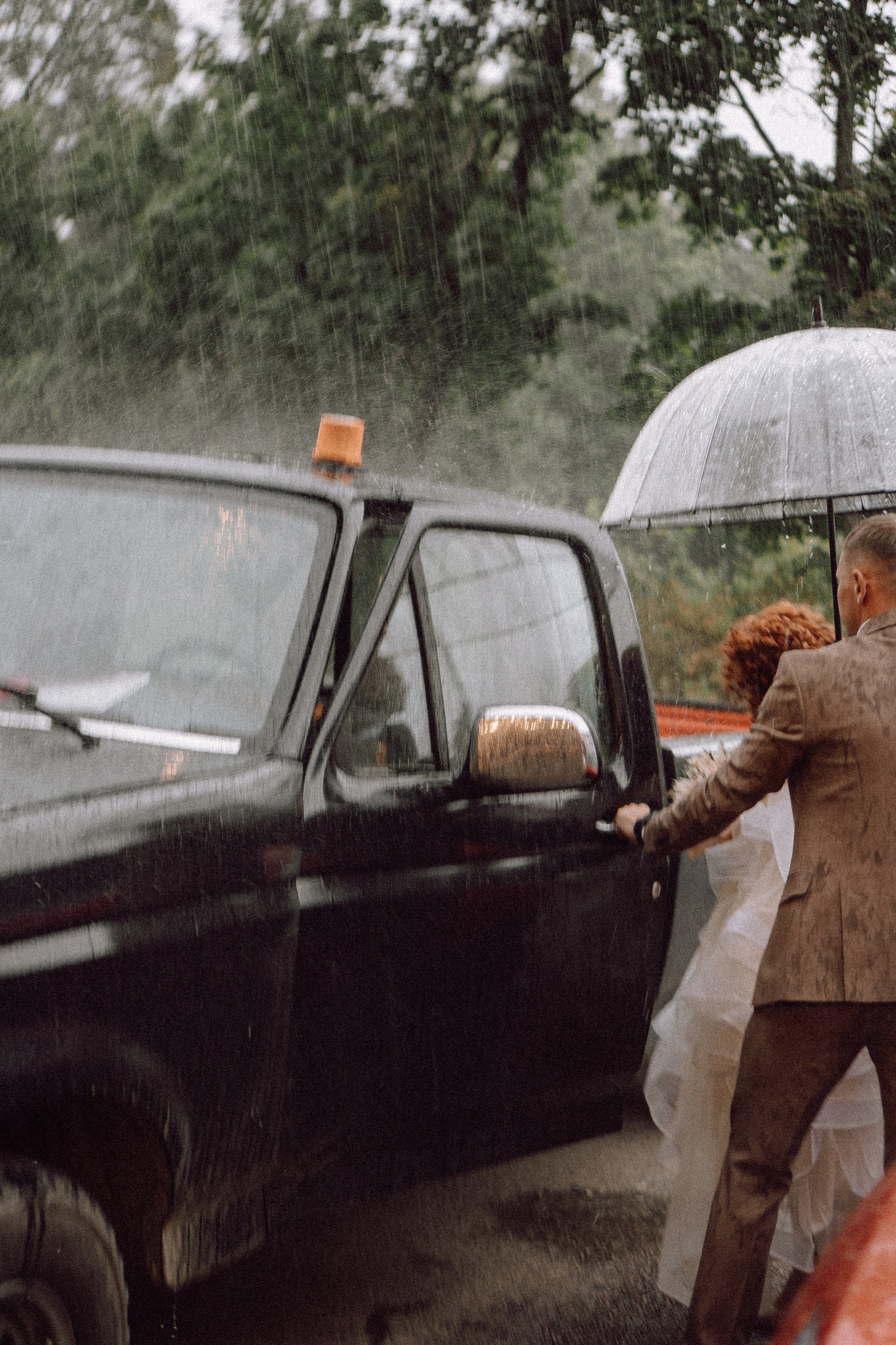 СВАДЕБНАЯ ФОТОСЕССИИЯ ПАРЫ В ГОРОДЕ ПРИОЗЕРСК В СОСНОВОМ ЛЕСУ И С ПИКАПОМ. Профессиональный фотограф, Санкт-Петербург — Виктория Богомолова
