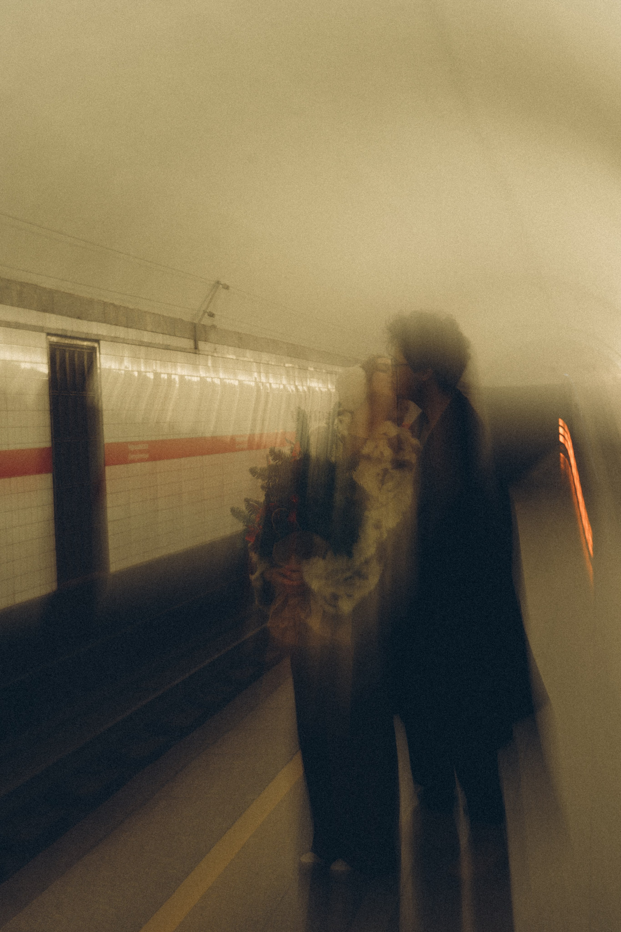 НОВОГОДНЯЯ ФОТОСЕСИИЯ ПАРЫ В МЕТРО ЛЮБОВЬ. Профессиональный фотограф, Санкт-Петербург — Виктория Богомолова