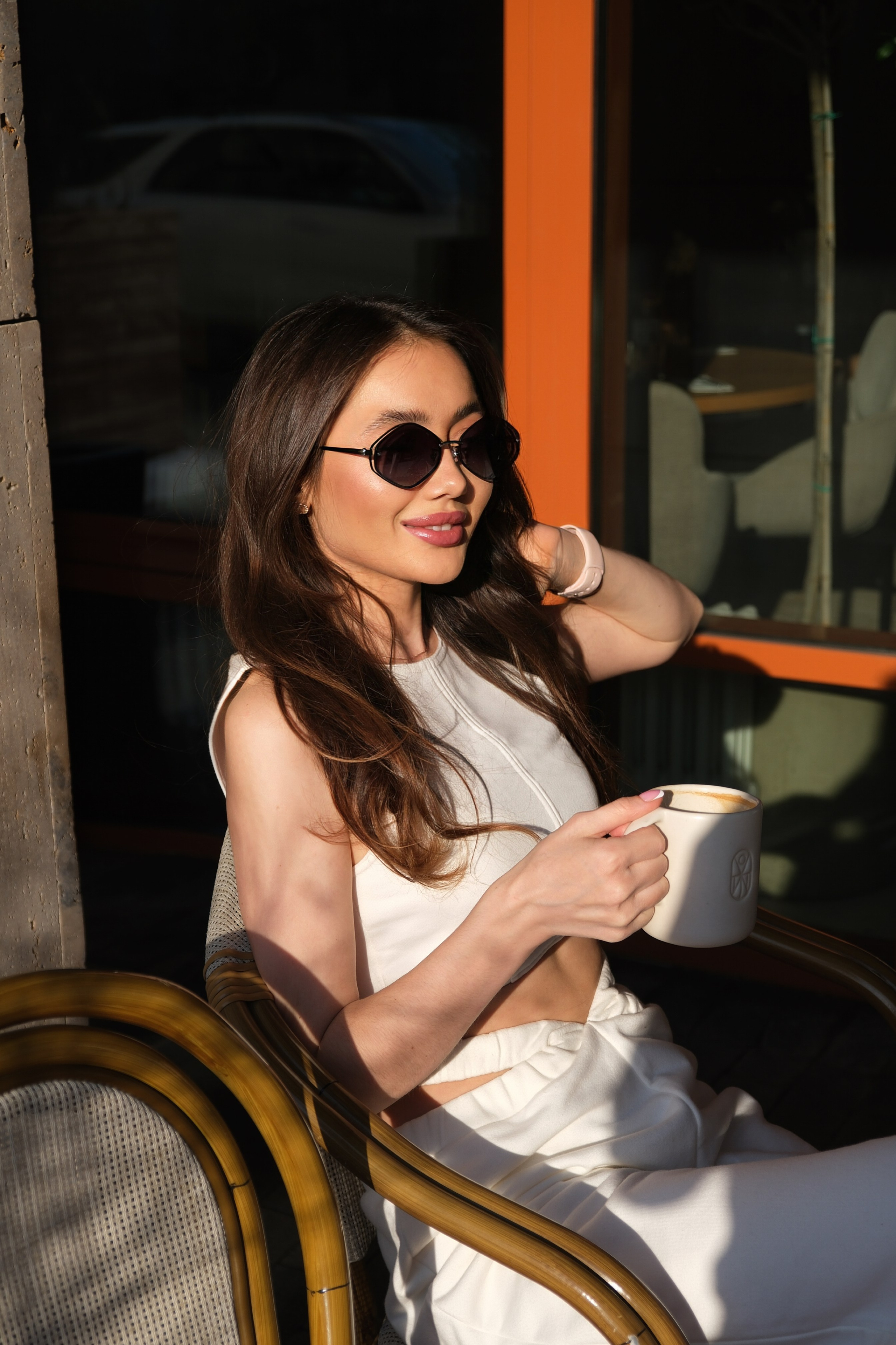 В кафе. Фотограф на камеру и мобильная съемка в Казани Лидия