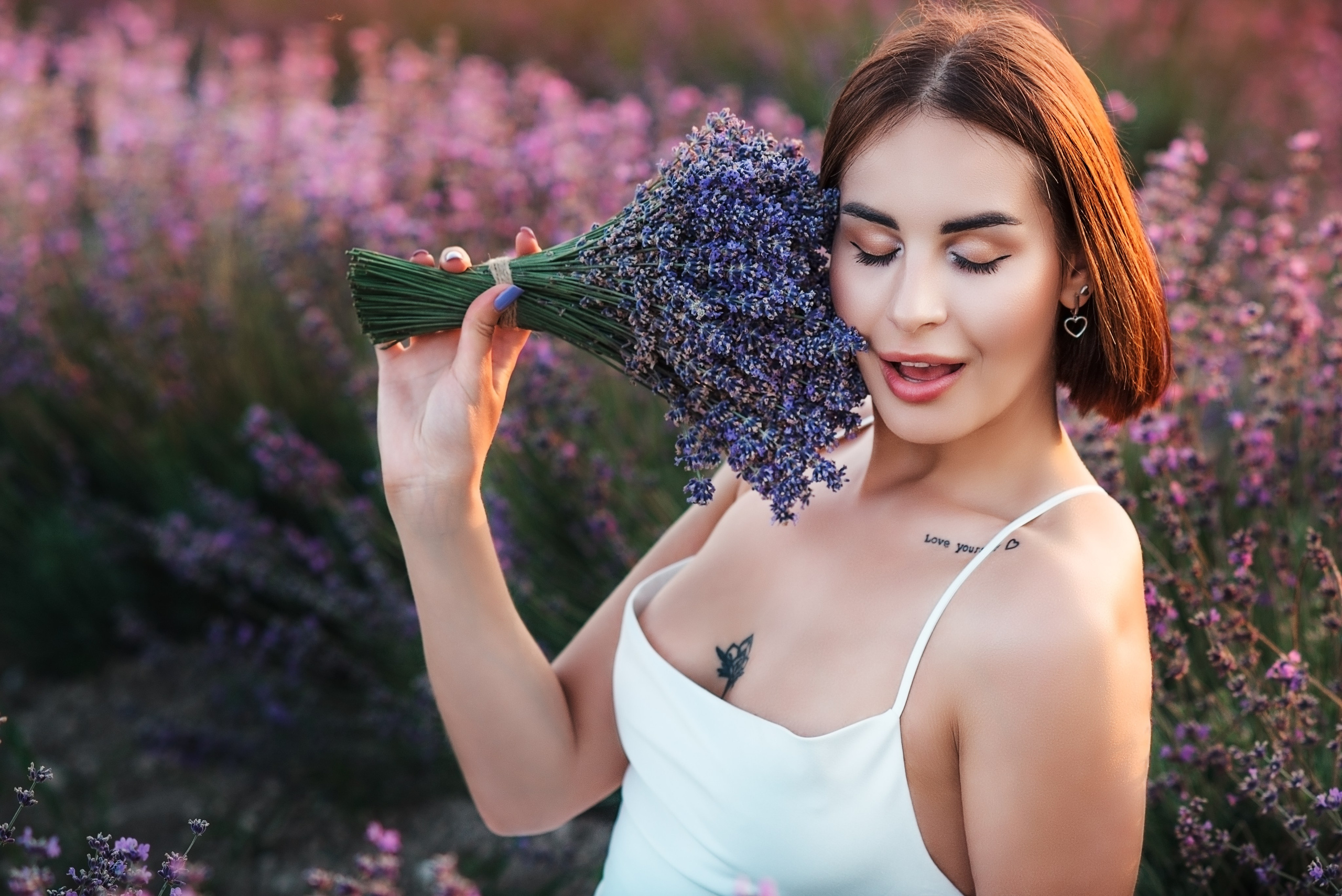 Фотосессия в лавандовом поле. Прогулочная фотосессия в Крыму. Фотограф в Симферополе Ольга Топоривская. Красивые места для фотосессий в Крыму.