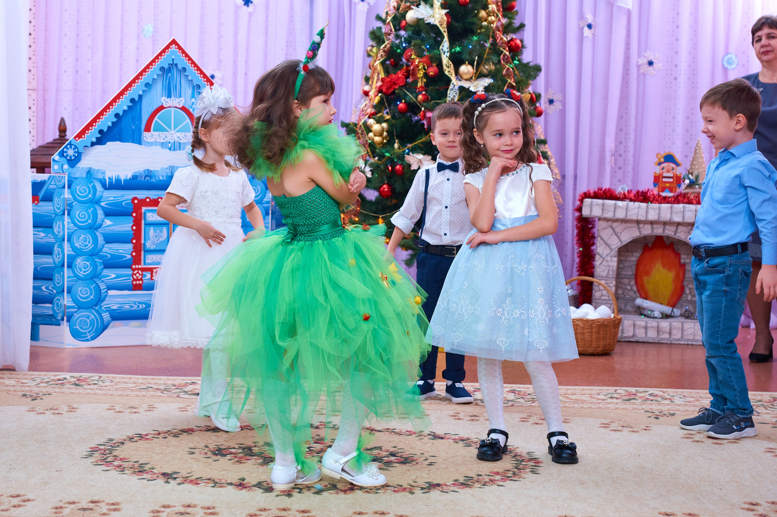 Новогодние утренники. Childrenfoto.ru