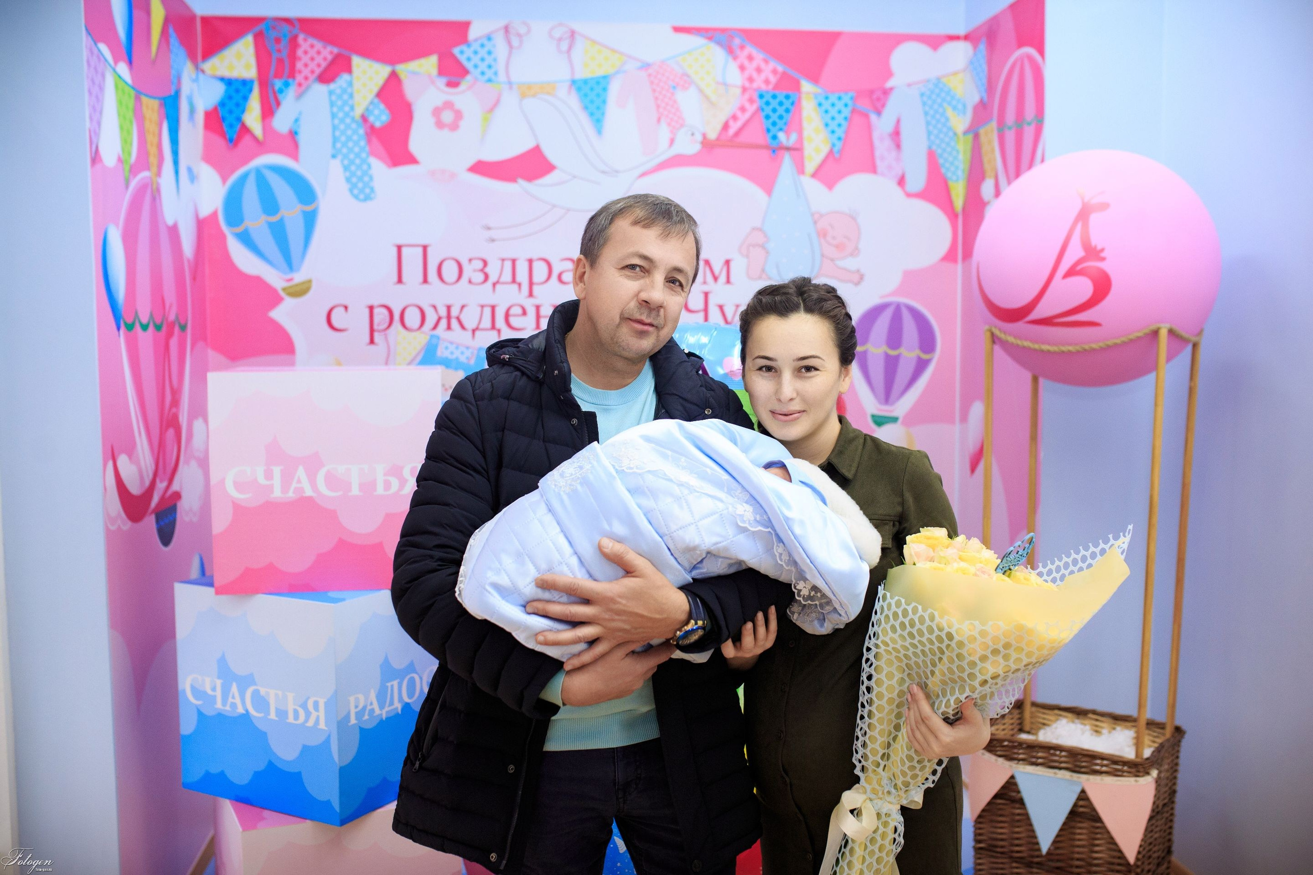 Фотосессия выписки из роддома в Краснодаре | Портфолио Fotogen. Интерьерная фотостудия FOTOGEN г. Краснодар