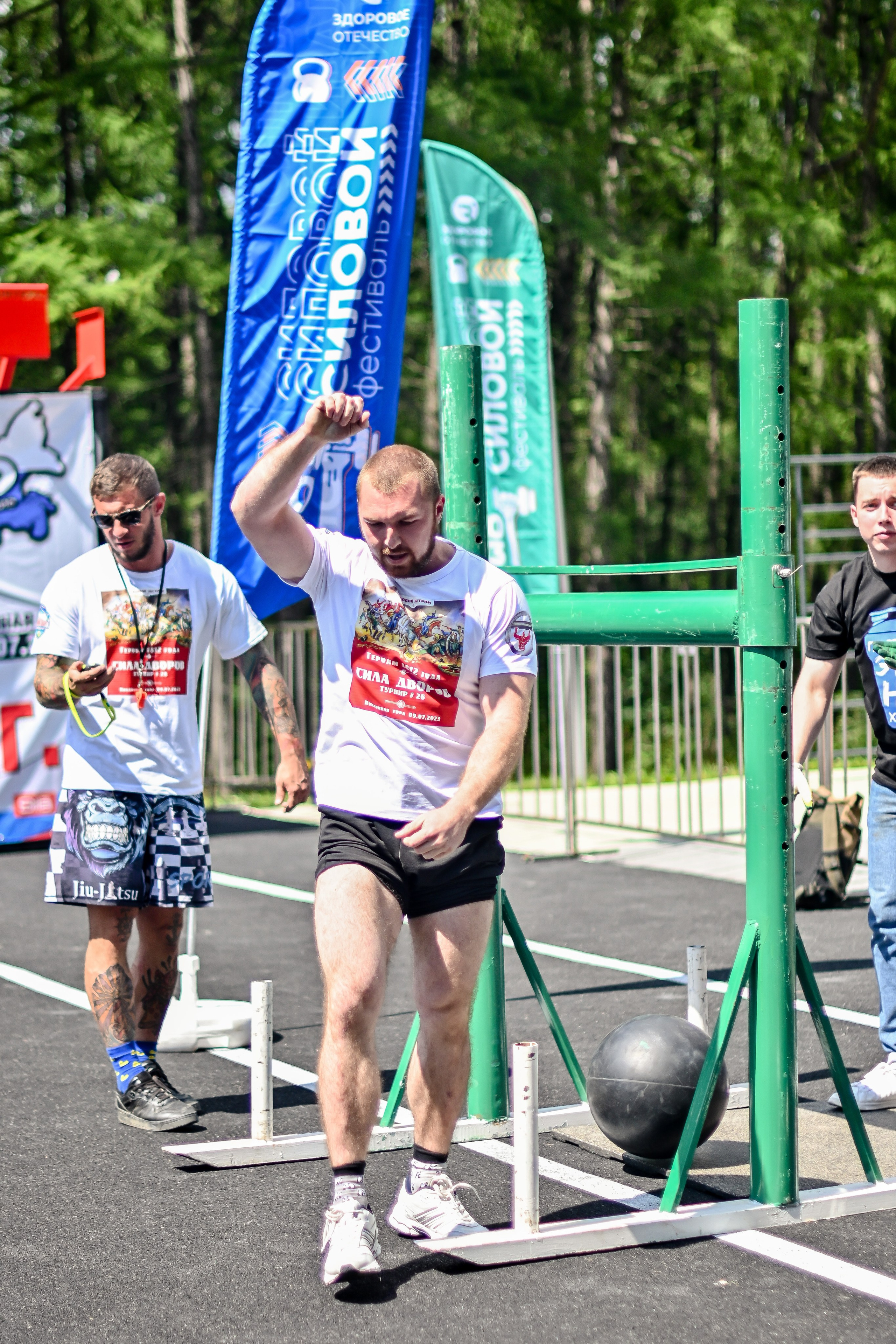 СТРОНГ. Фотограф для бизнесконтента, репортажей и семейного альбома в Москве