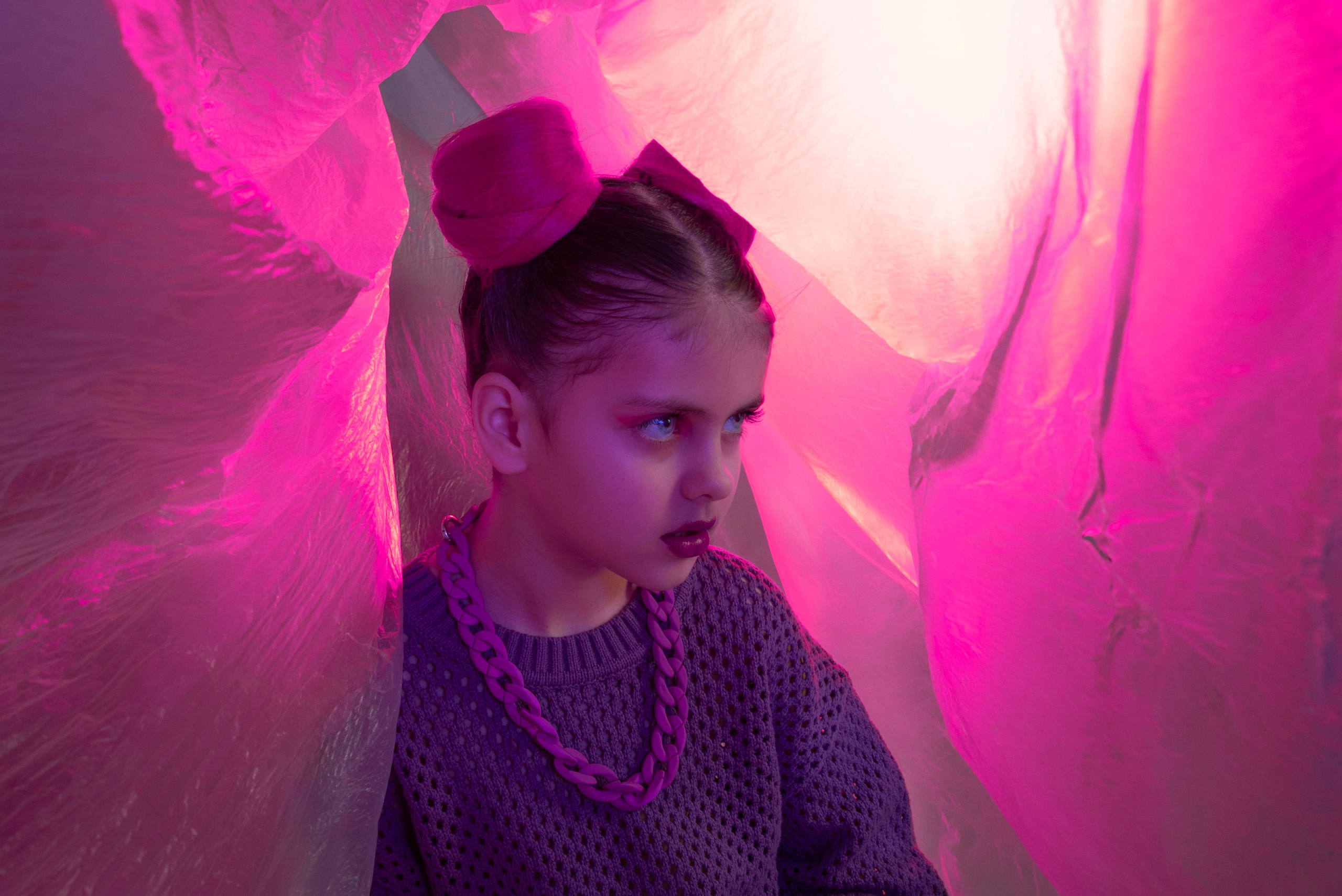 неоновая фотосессия в студии в сочи