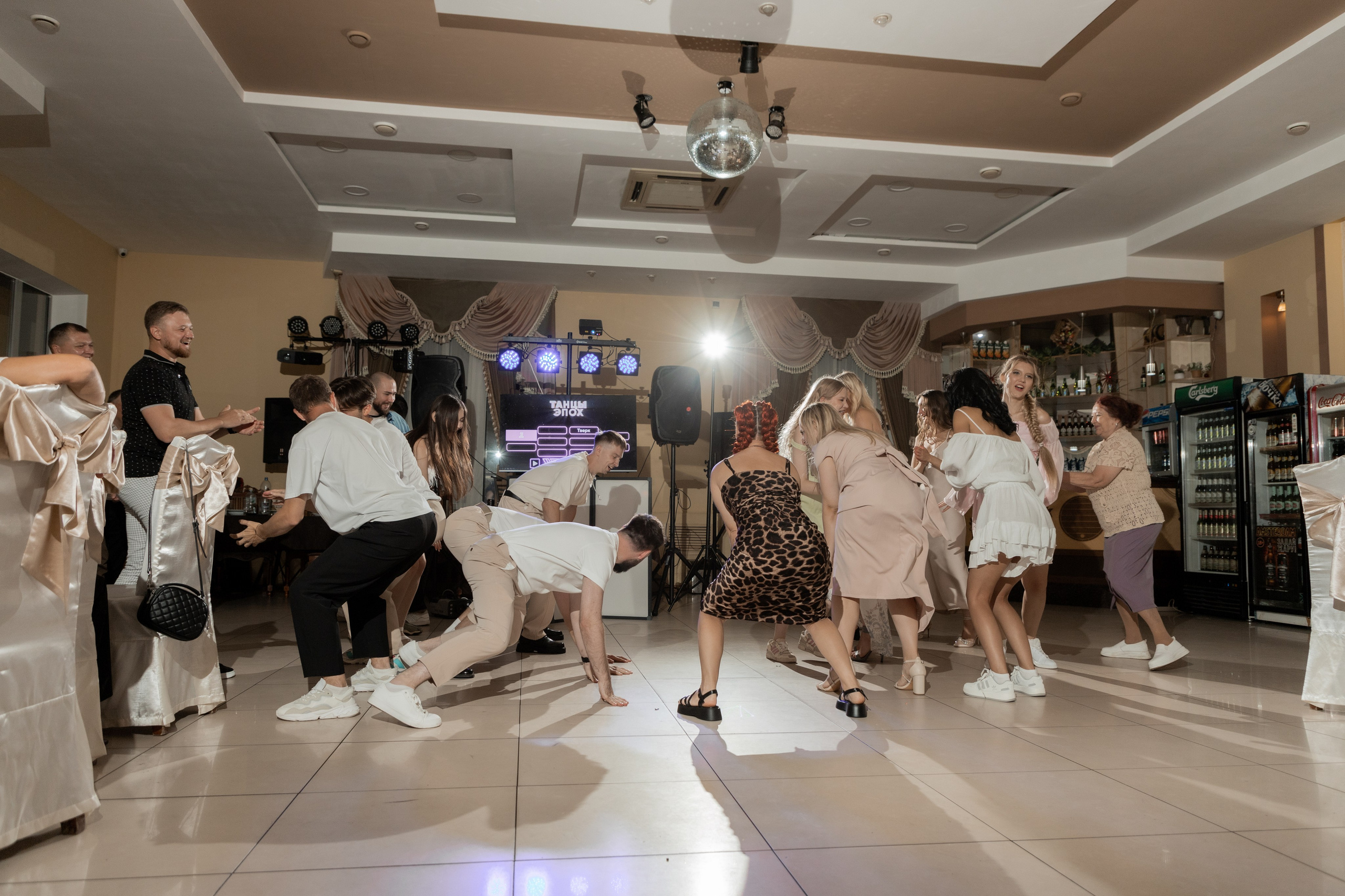 Роман и Александра (банкет). Свадебный фотограф Ангелина Сунгатулина | Саратов | Балаково | Вольск