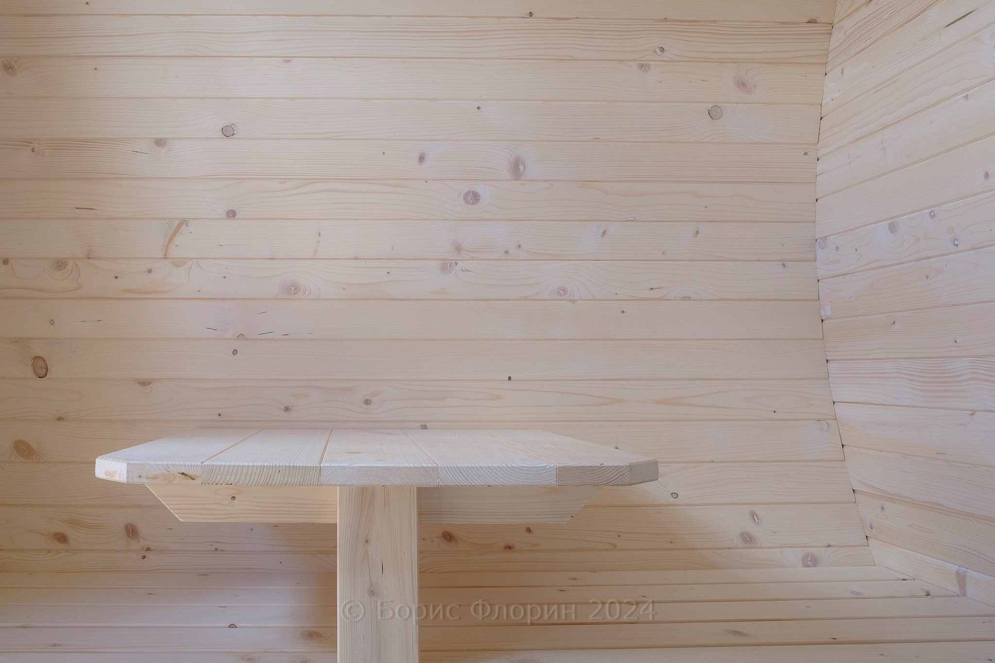 Внутренний интерьер деревянной бани