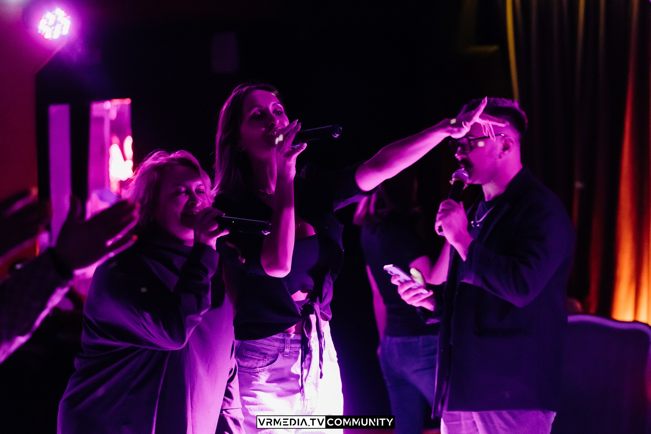 Караоке-бар «Volna»: Соло или дуэт?