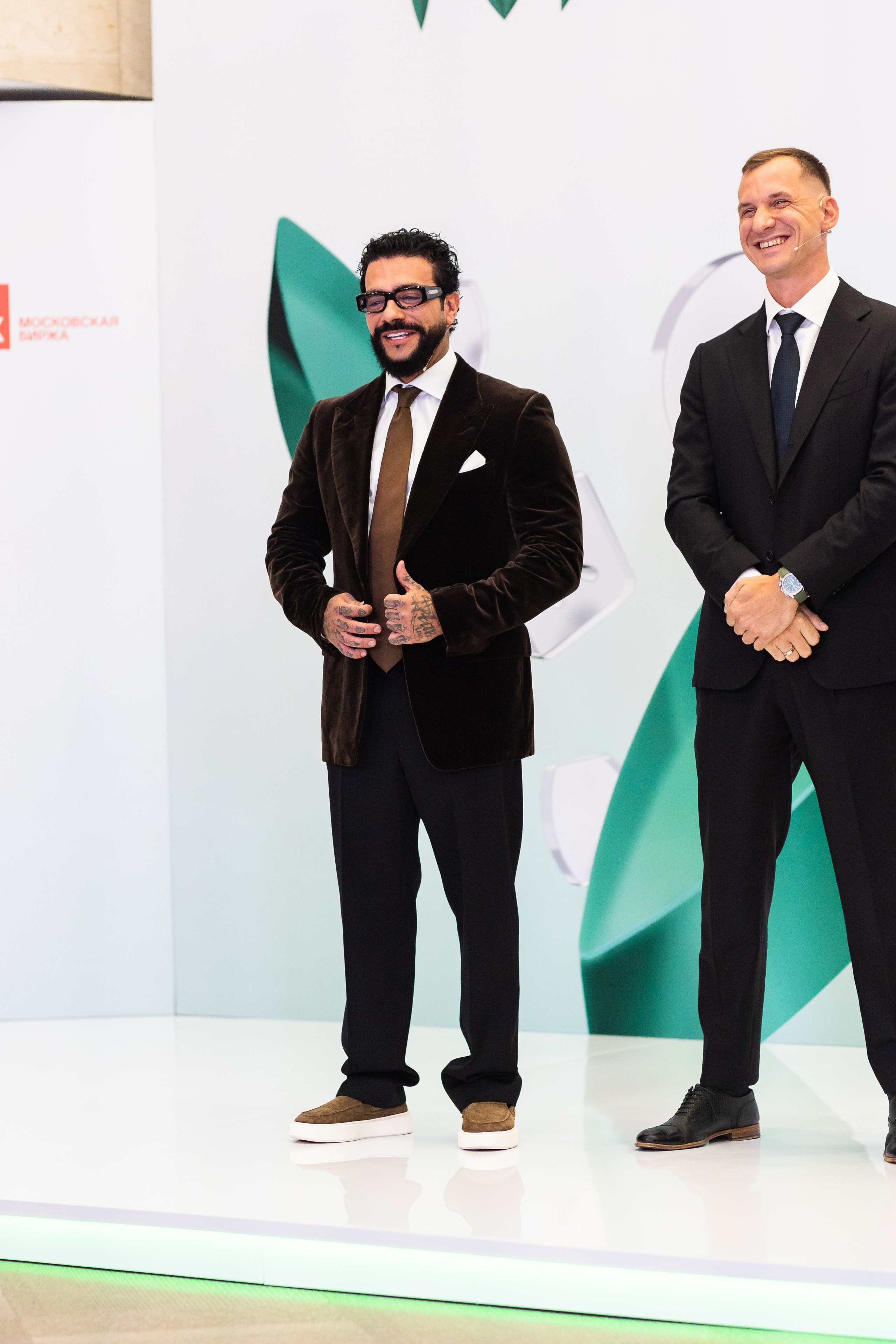 IVA на Московской бирже. Свадебный и портретный фотограф в Королёве Сергей Чихарев