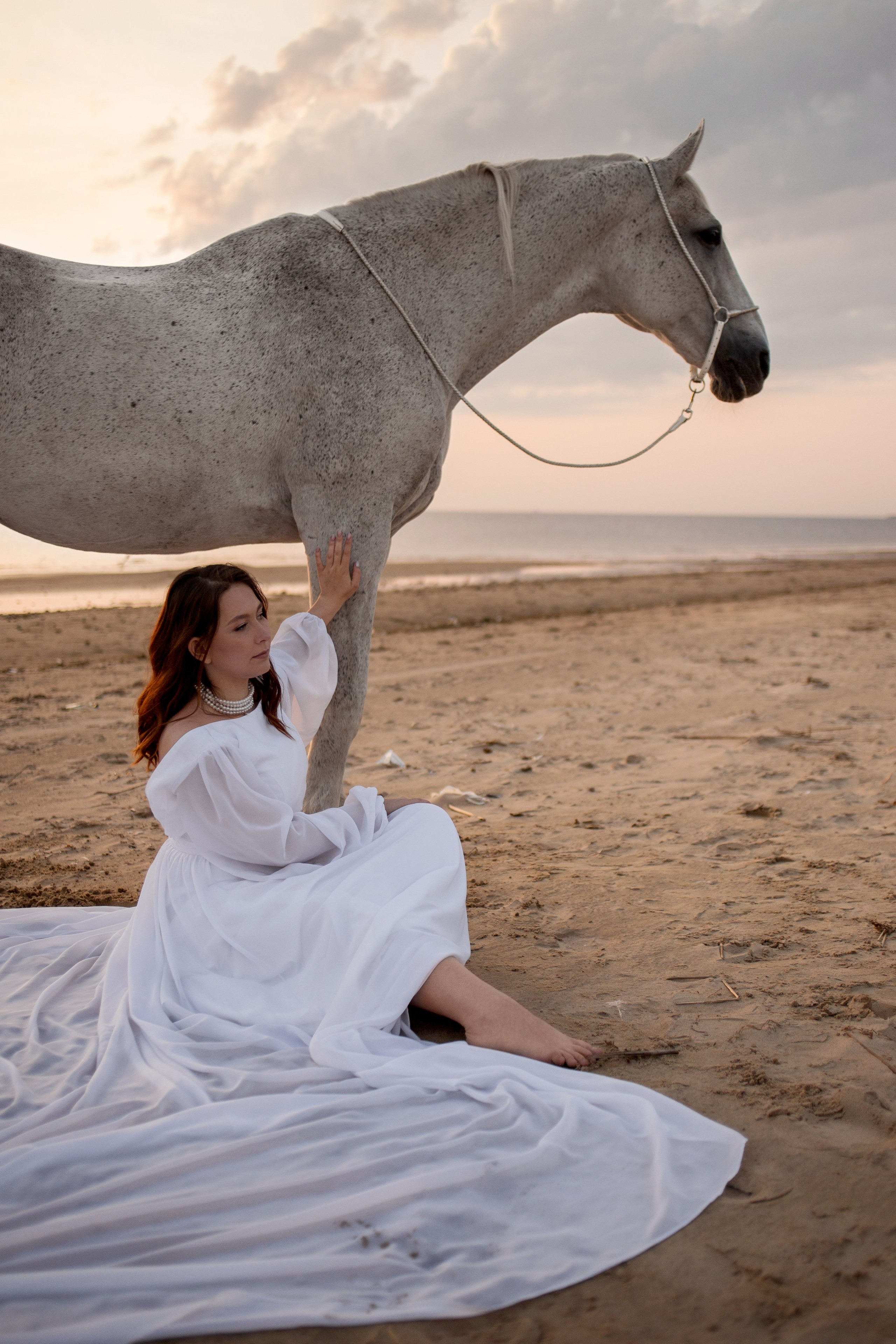 Фотосессия с лошадью в белом платье