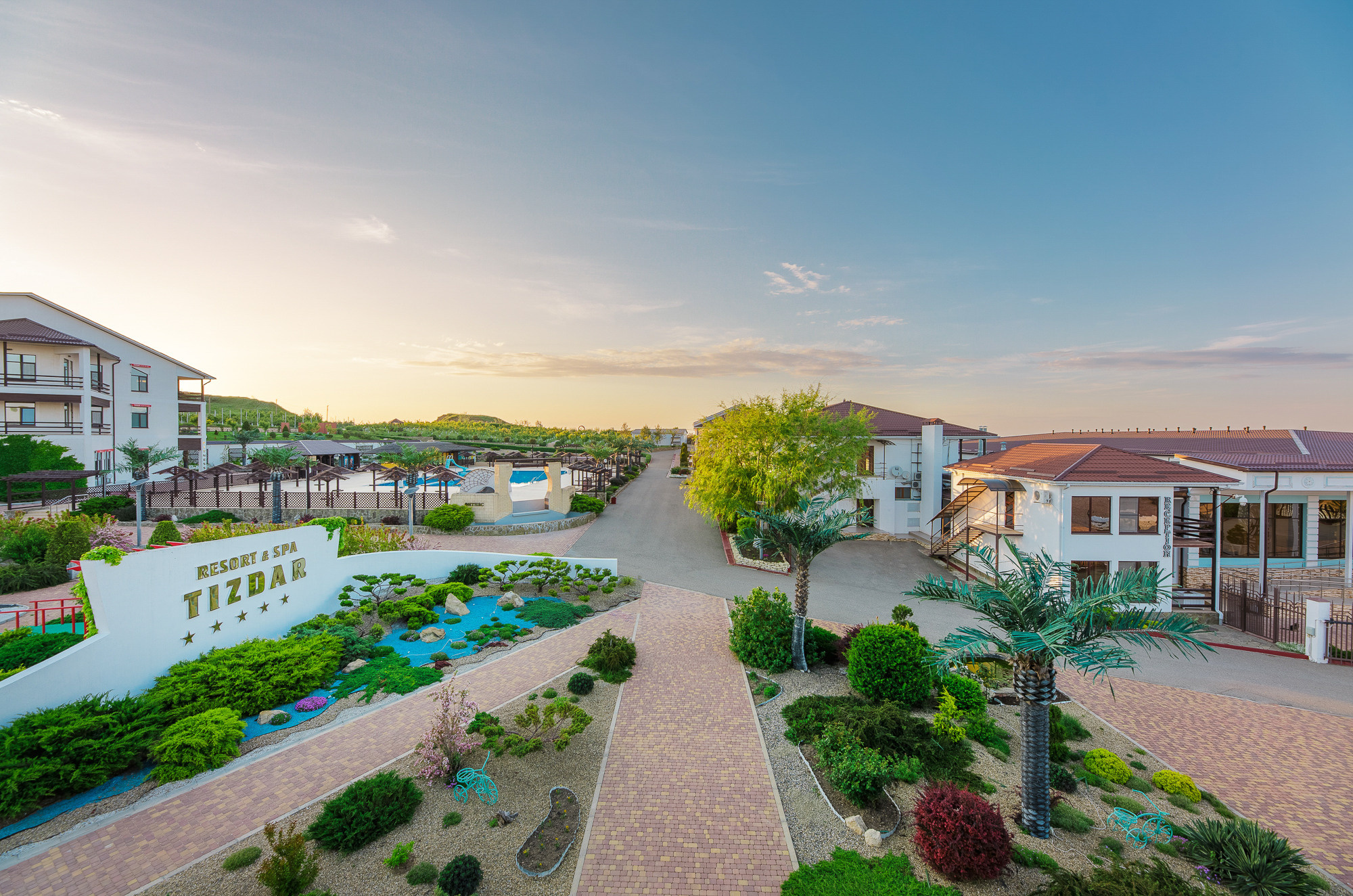 Renatphoto-Экстерьерная фотосессия территории отеля. Профессиональная фотосъёмка интерьеров, предметная фотосессия еды для меню г. Анапа