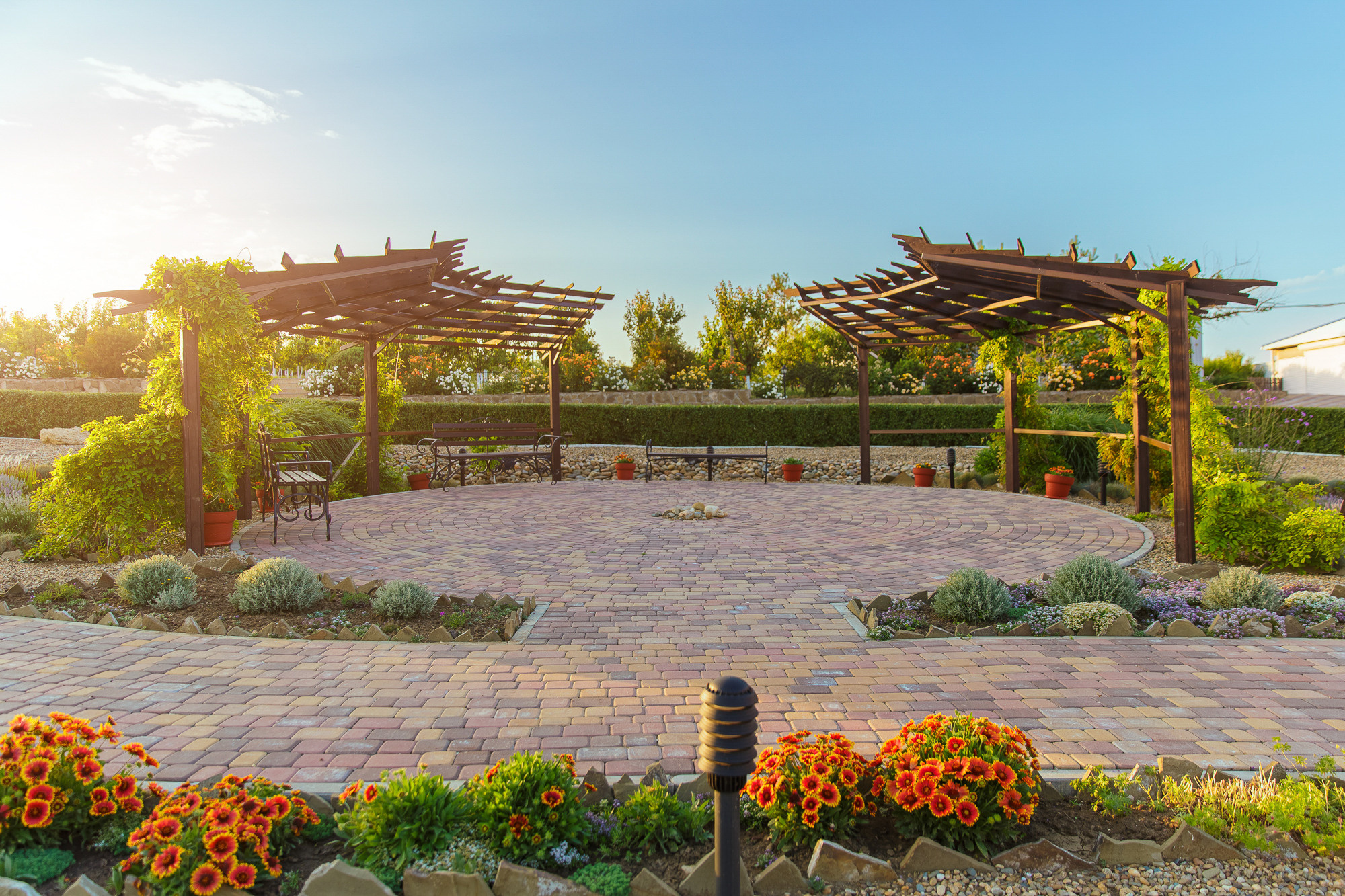 Renatphoto-Экстерьерная фотосессия территории отеля. Профессиональная фотосъёмка интерьеров, предметная фотосессия еды для меню г. Анапа