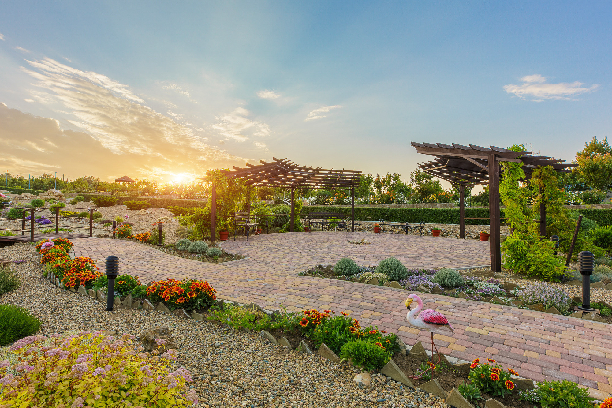 Renatphoto-Экстерьерная фотосессия территории отеля. Профессиональная фотосъёмка интерьеров, предметная фотосессия еды для меню г. Анапа