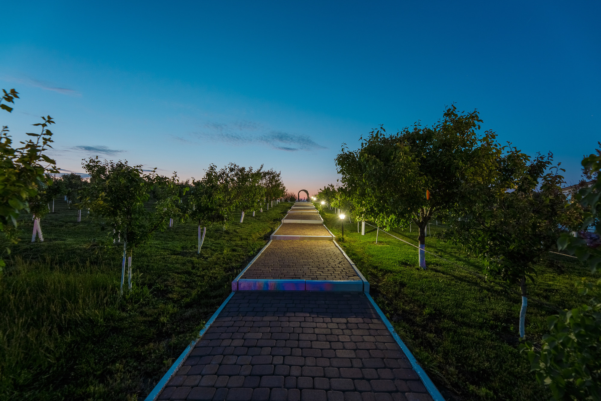 Renatphoto-Экстерьерная фотосессия территории отеля. Профессиональная фотосъёмка интерьеров, предметная фотосессия еды для меню г. Анапа