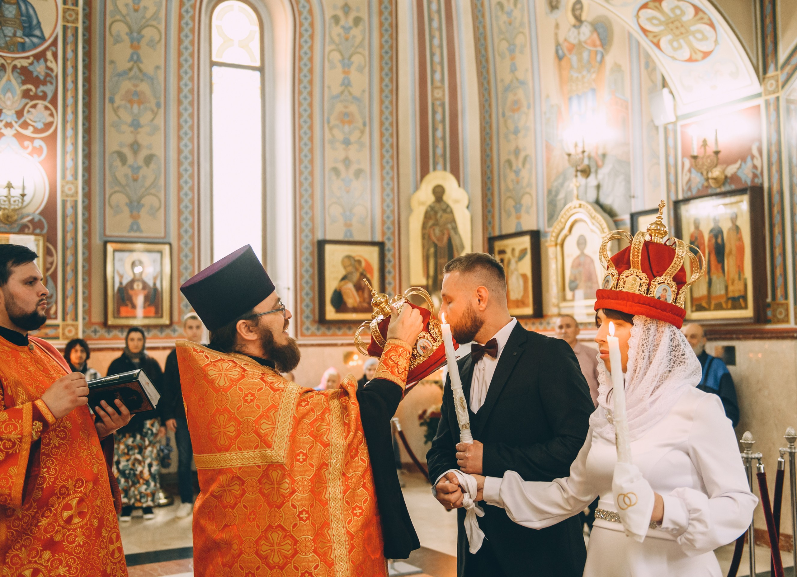 Венчание в соборе Владимира Равноапостольного. Свадебный и семейный фотограф София Невская