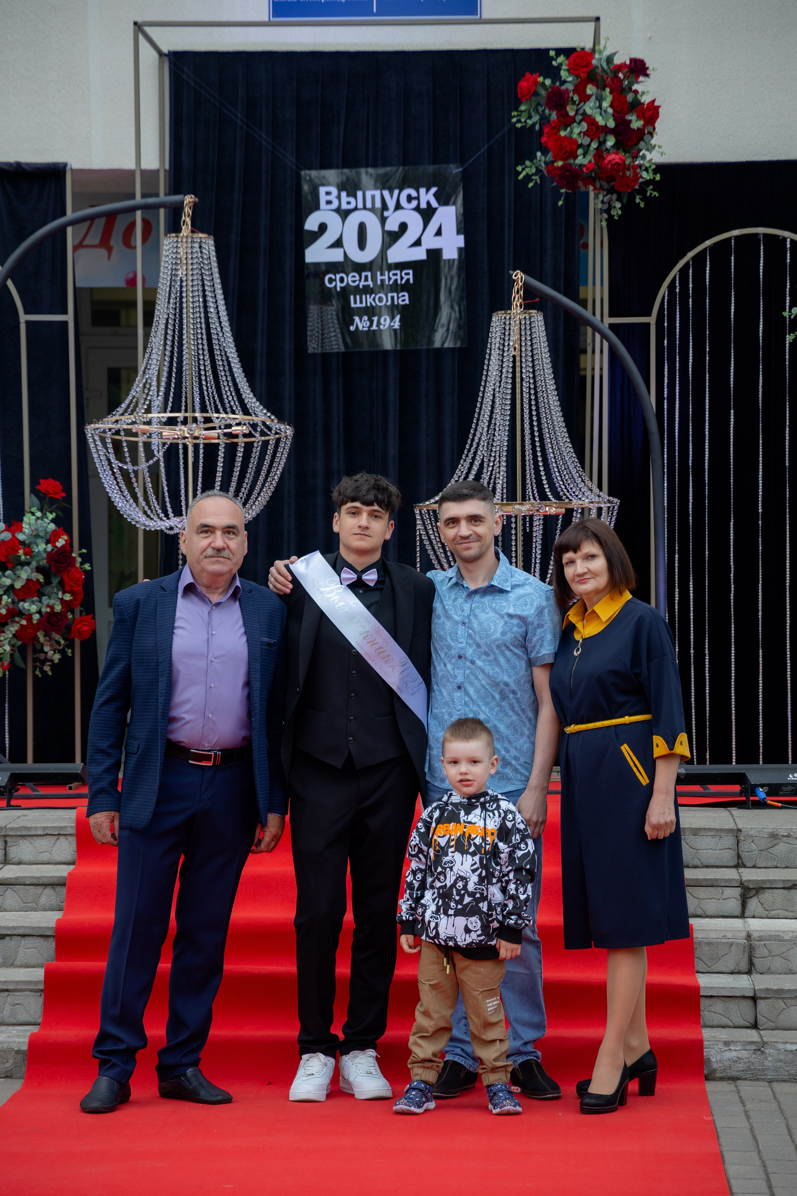 Школьный выпускной 2024 год в Соколе (Минск). Свадебный фотограф в Минске/Беларуси Сергей Спиридонов