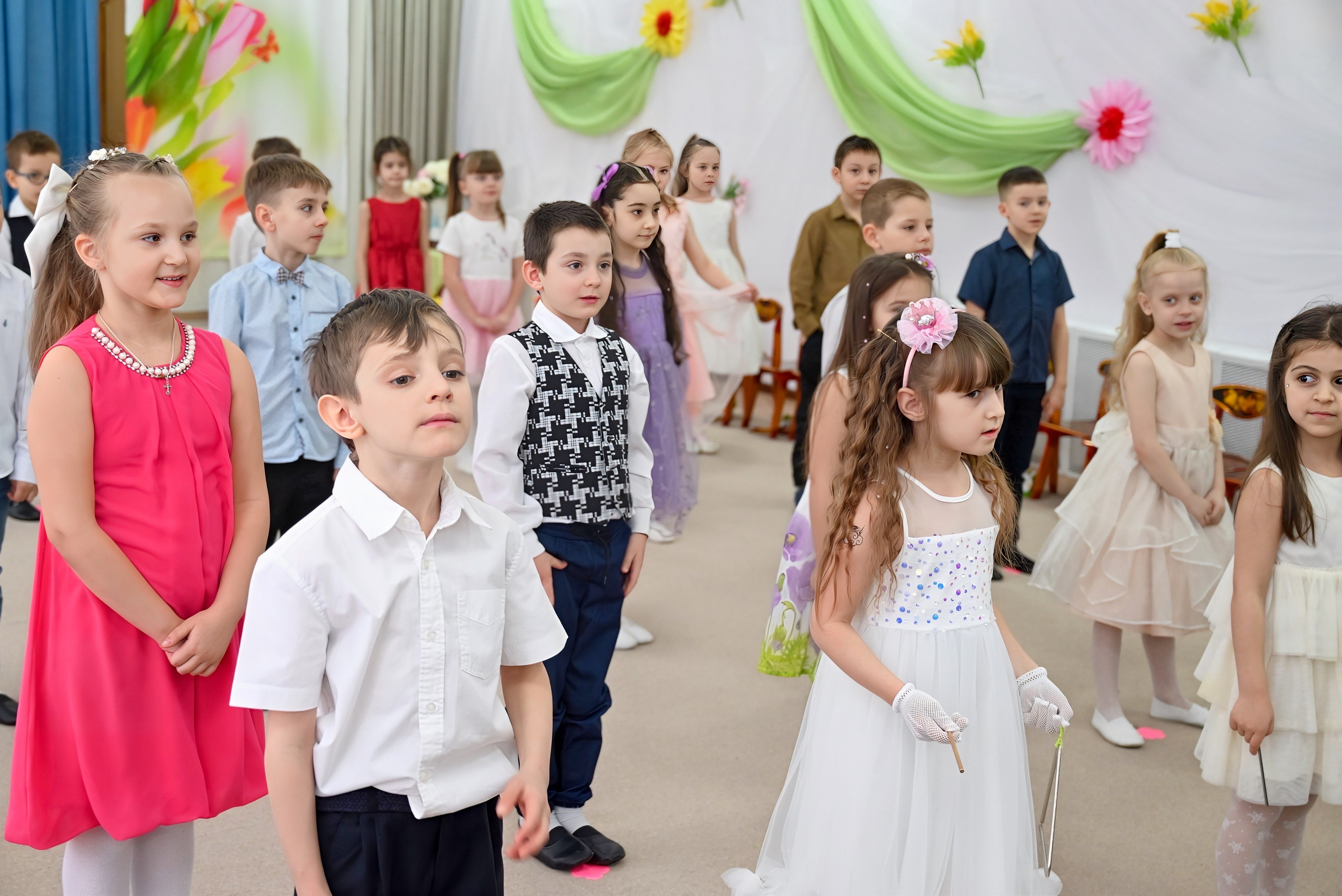 Праздник в группе Цветик семицветик. Семейный и детский фотограф Москва