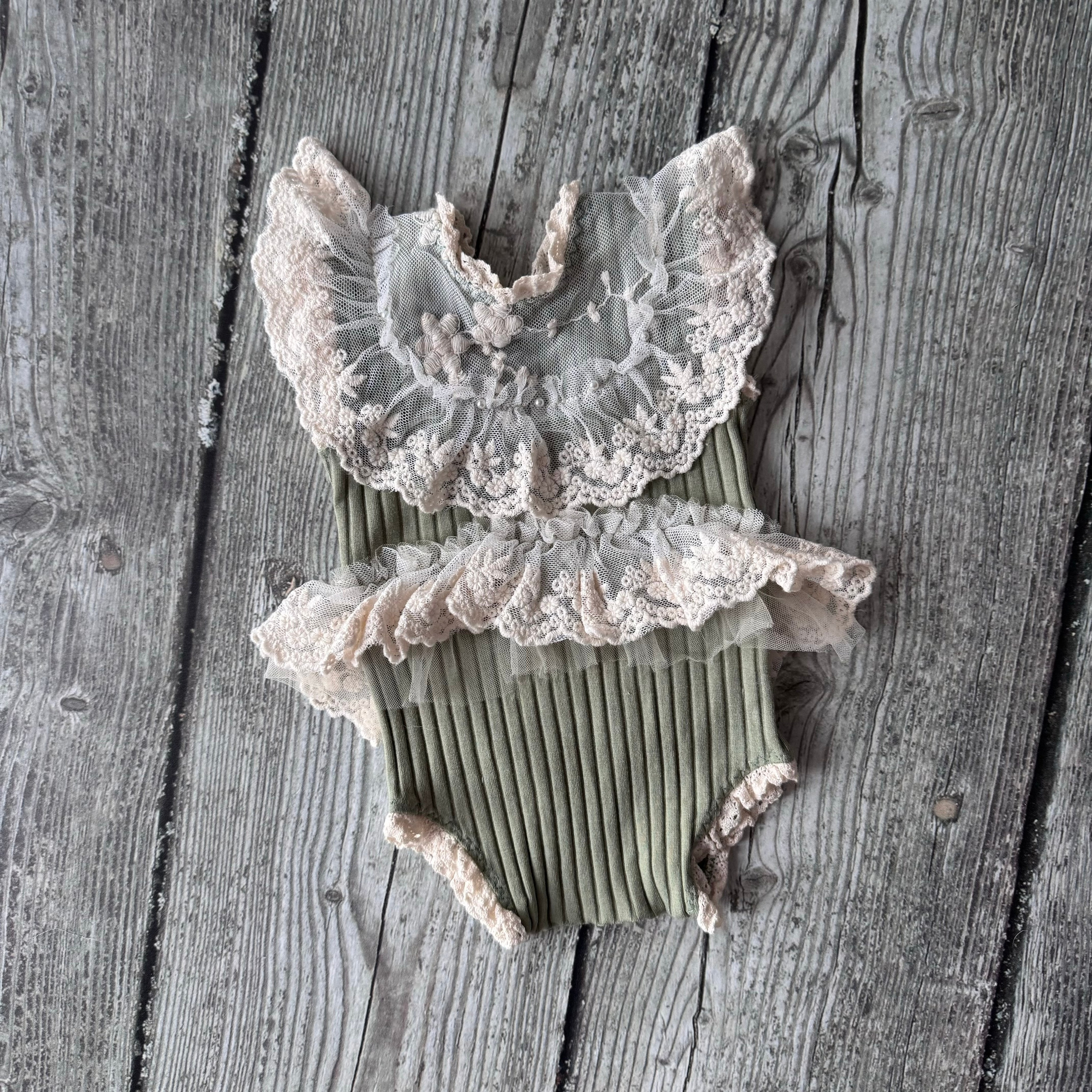 Костюмы и аксессуары для фотосессии новорожденных | Реквизит для съемки newborn в Москве. Фотосессия новорожденных в Москве и Московской области | Профессиональный фотограф newborn — Татьяна Иванова