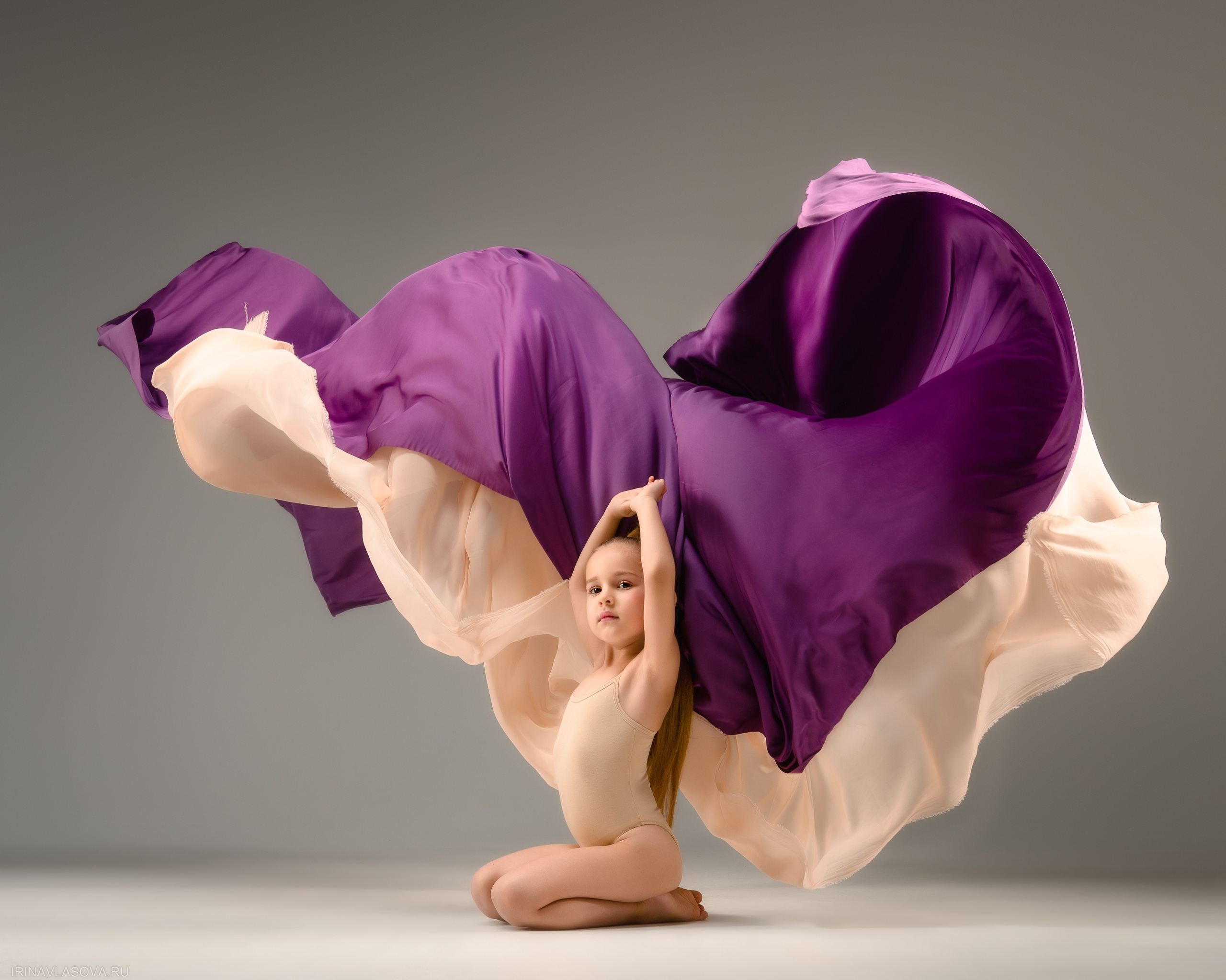 фотосессия гимнасток с тканями