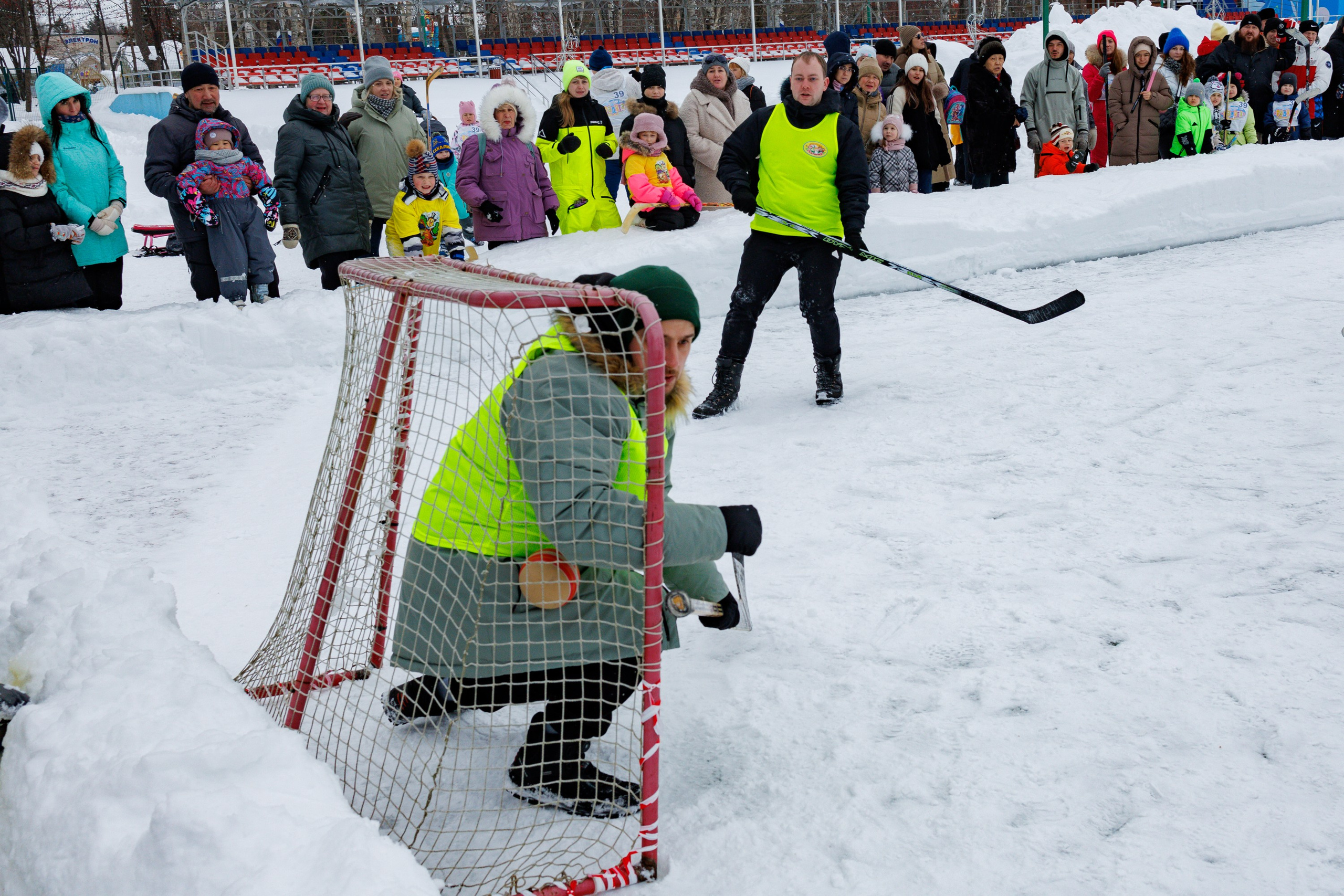 XIII чемпионат  по «ХОККЕЮ В ВАЛЕНКАХ». Свадебный, семейный и репортажный фотограф в Южно-Сахалинске Артур Петросян