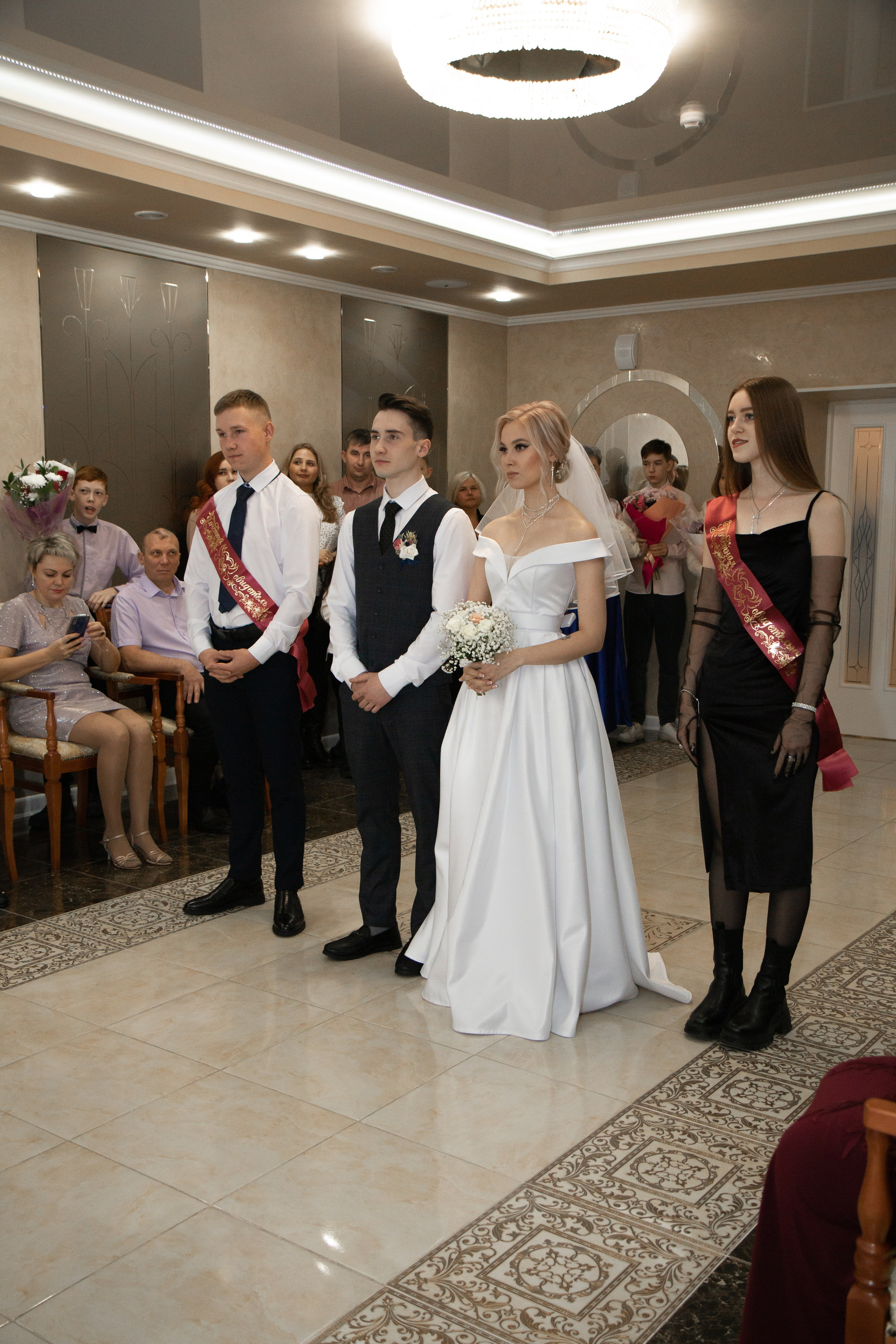 Свадебная фотосессия в Шелехове. Фотограф в Шелехове, лучшие выпускные альбомы в Шелехове