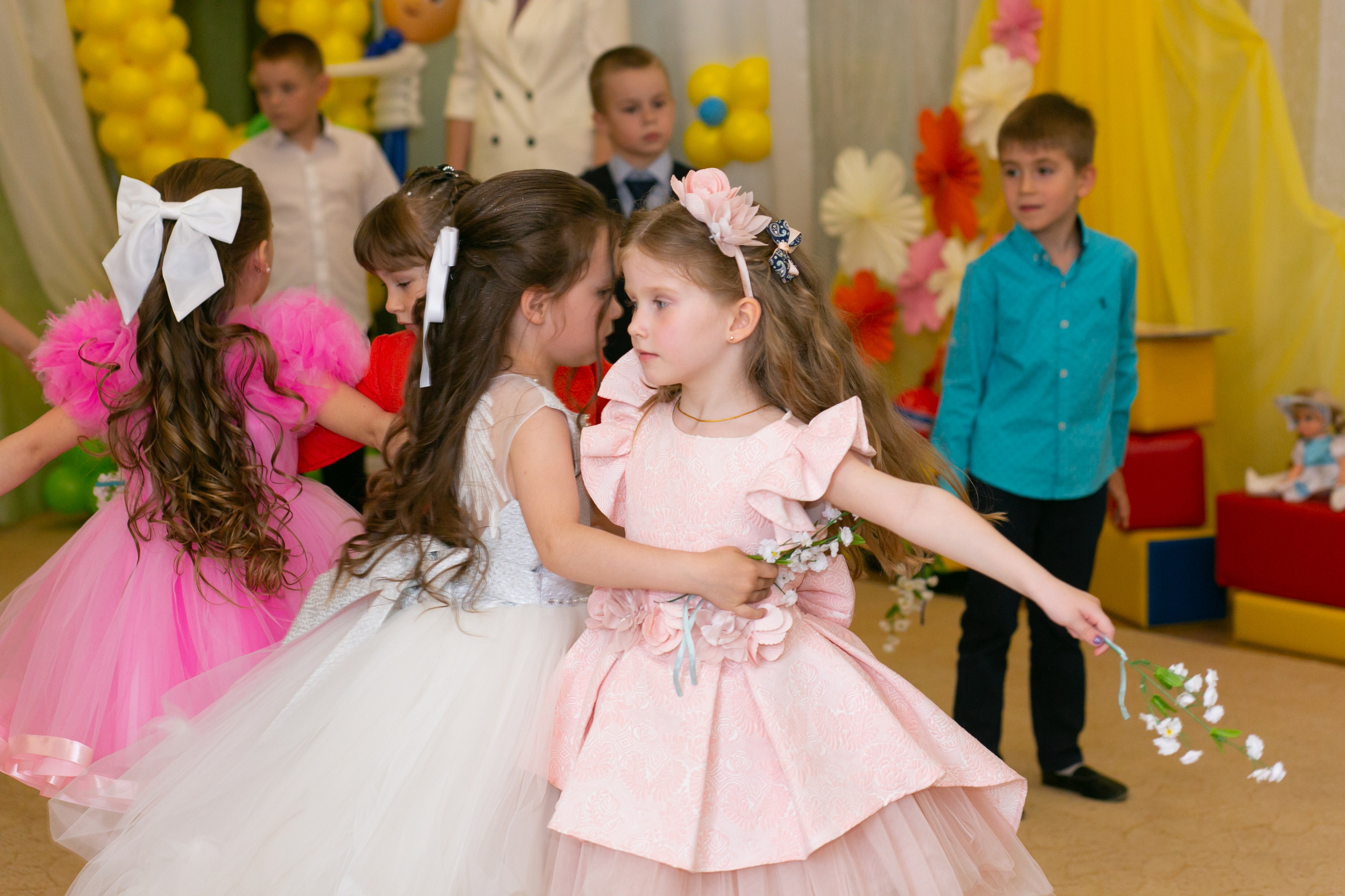 Выпускные и Утренники. Фотограф новорожденных и семейный фотограф НСО г. Бердск Марина Львова