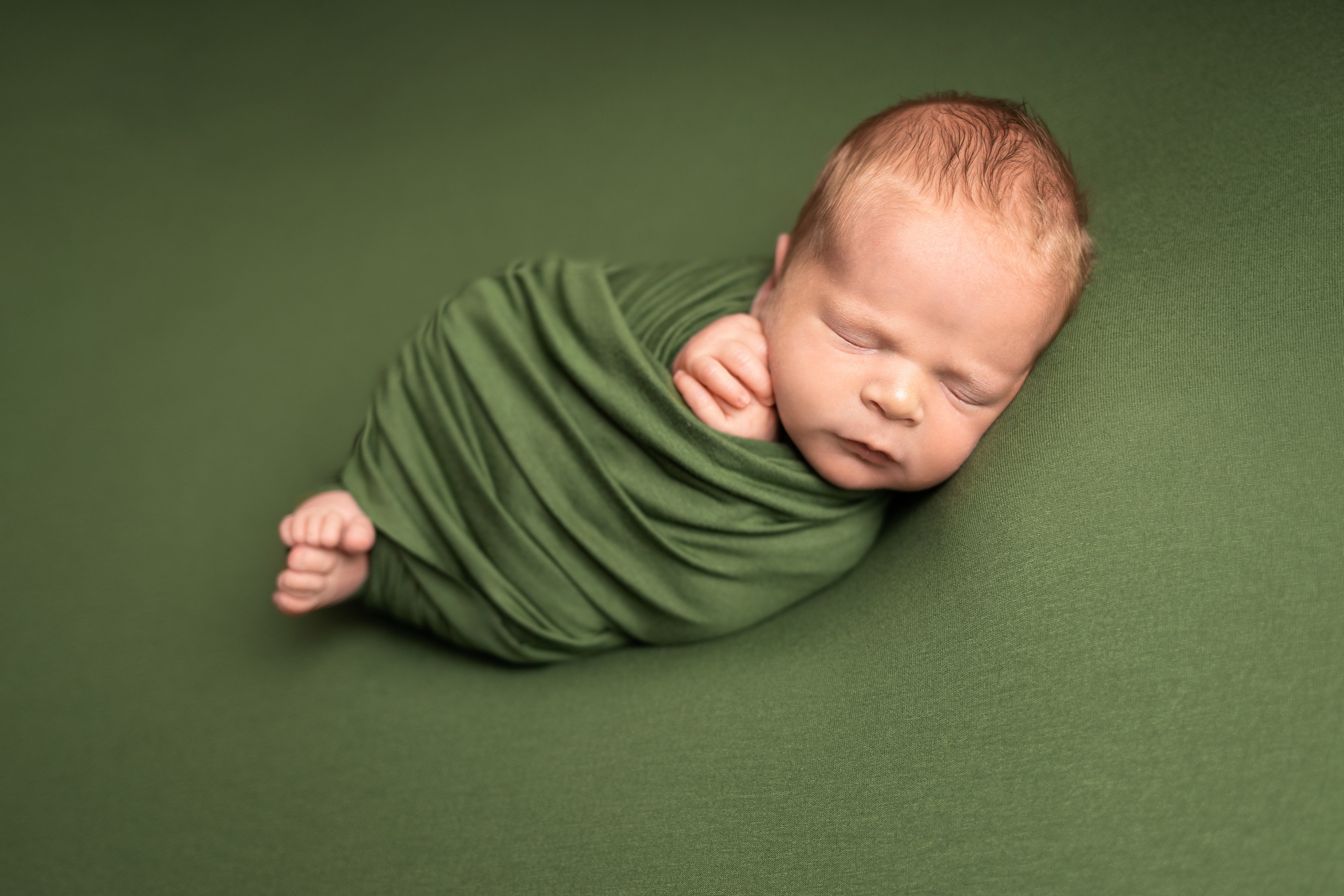 Классическая фотосессия малыша. Фотограф новорожденных малышей в Омске и Омской области Эльвира Камаева