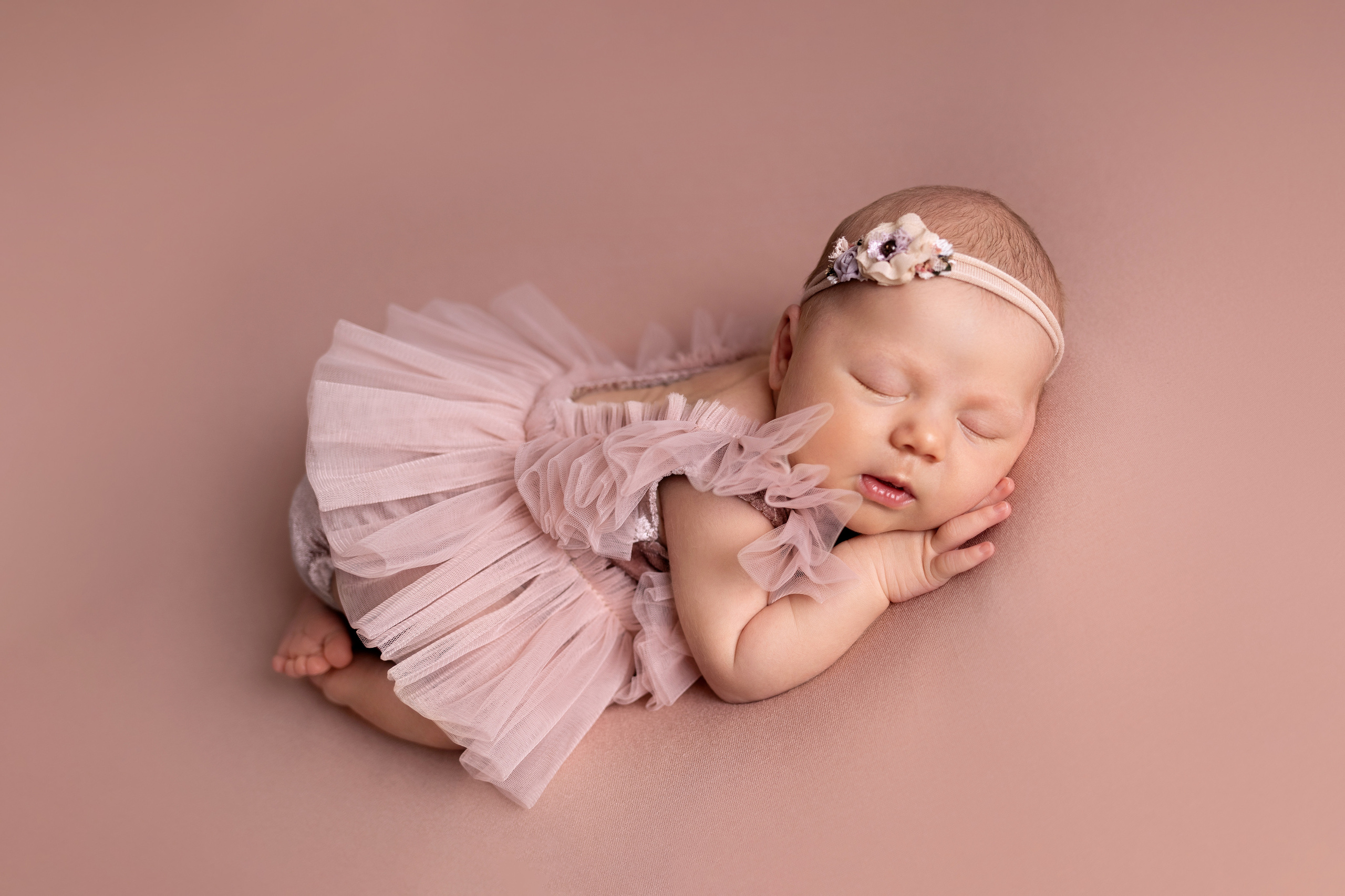 Классическая фотосессия малыша. Фотограф новорожденных малышей в Омске и Омской области Эльвира Камаева