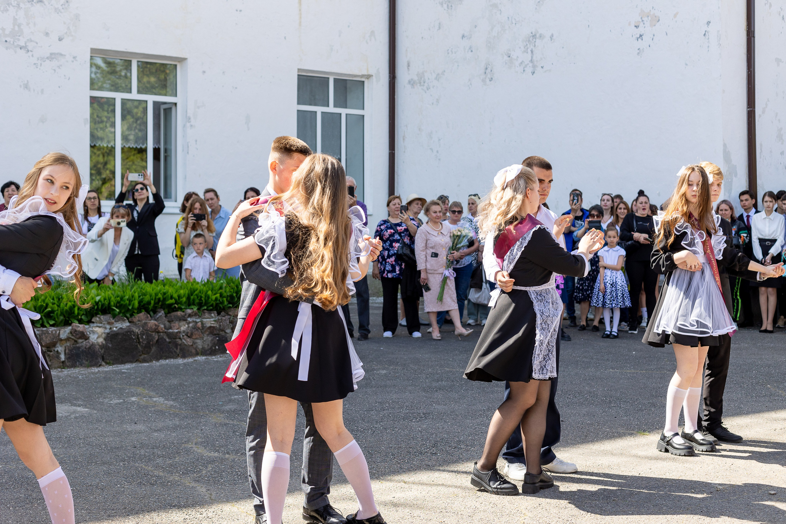 Последний звонок. Выпускные альбомы Майкоп, Краснодар Елена Золотарева
