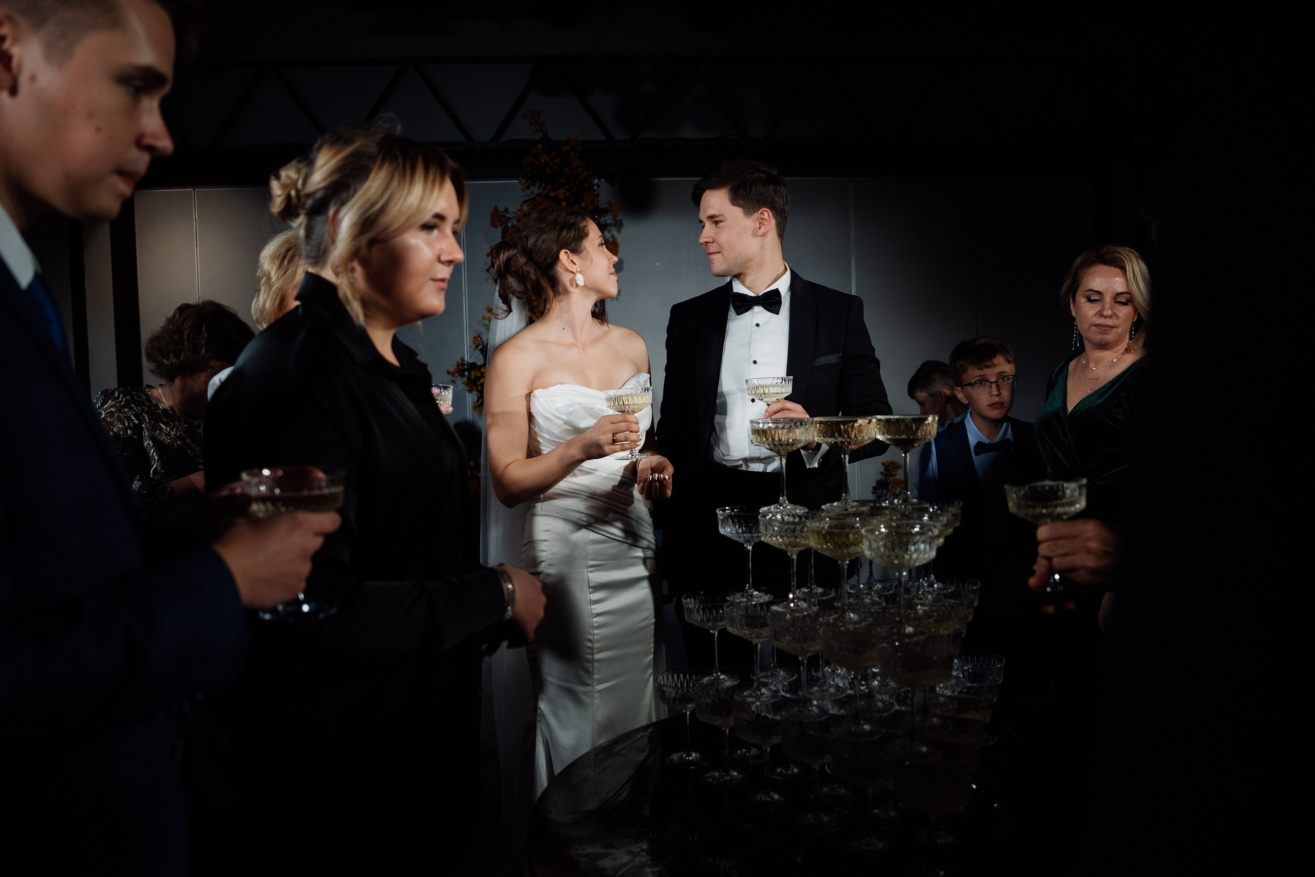 Оранжевая свадьба в гребешках. Свадебный фотограф организатор в Санкт-Петербурге Ассоль Опарина