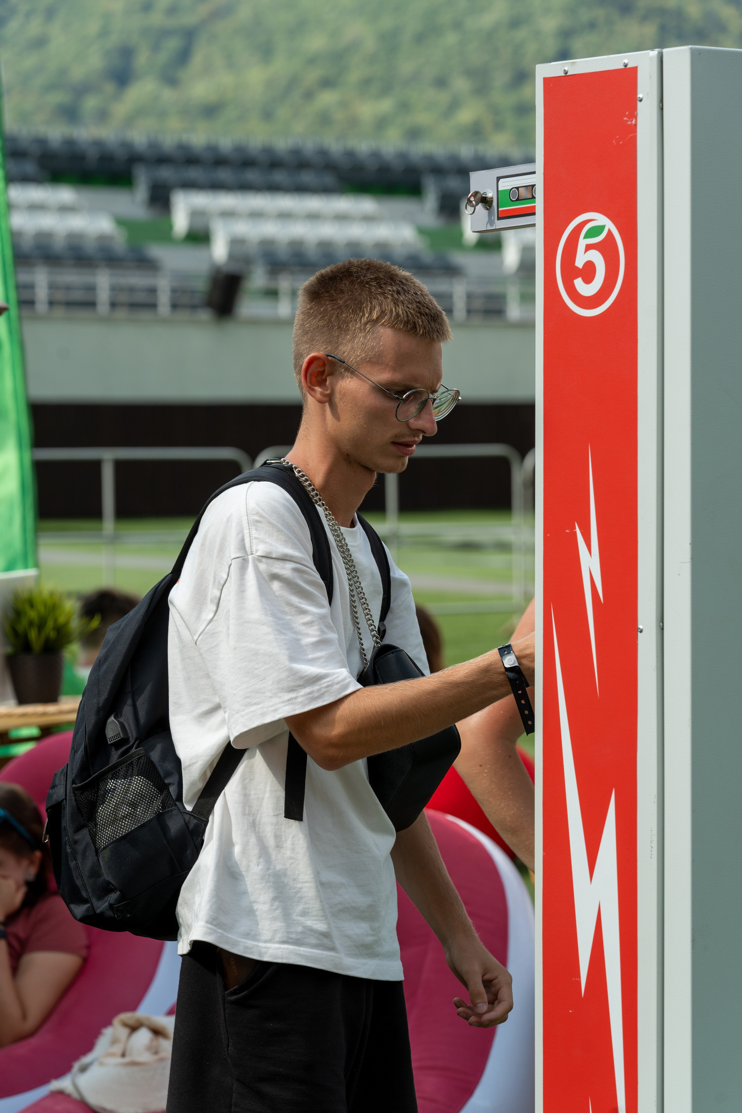 Фотоотчет партнеской интеграции для сети «Пятерочка» на фестивале «Grounded». Репортажный фотограф в Красной Поляне и Сочи Павлюченко Екатерина