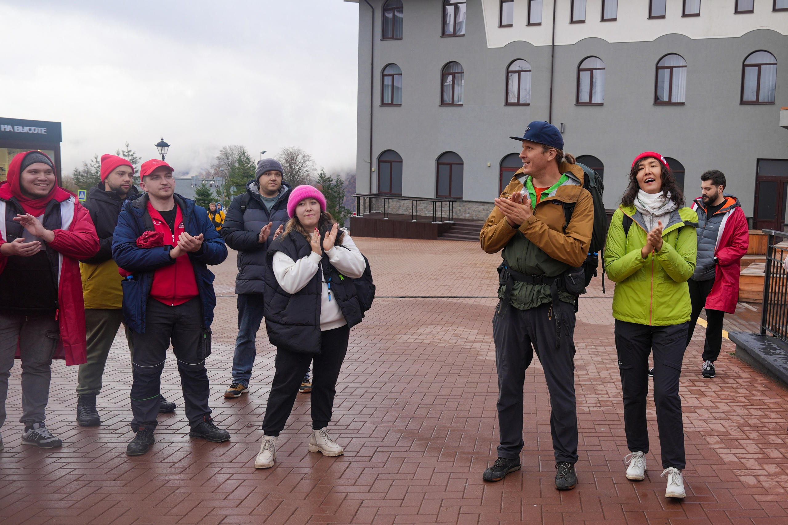 MICE мероприятие — хайкинг на курорте Роза Хутор. Репортажный фотограф в Красной Поляне и Сочи Павлюченко Екатерина