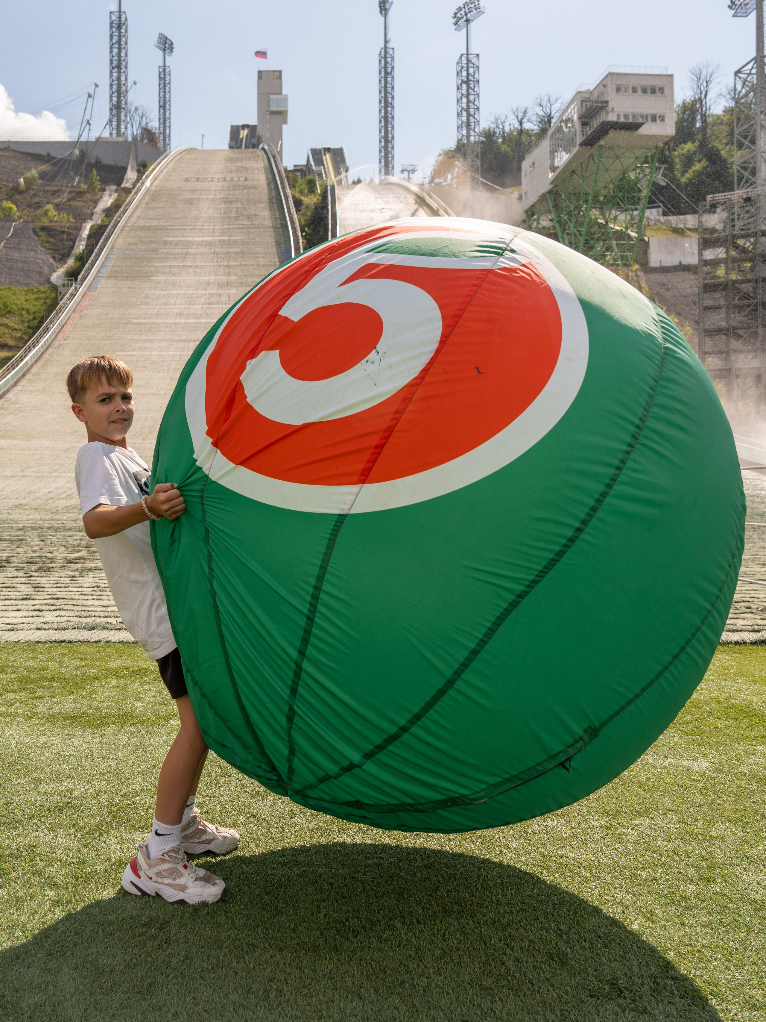 Фотоотчет партнеской интеграции для сети «Пятерочка» на фестивале «Grounded». Репортажный фотограф в Красной Поляне и Сочи Павлюченко Екатерина