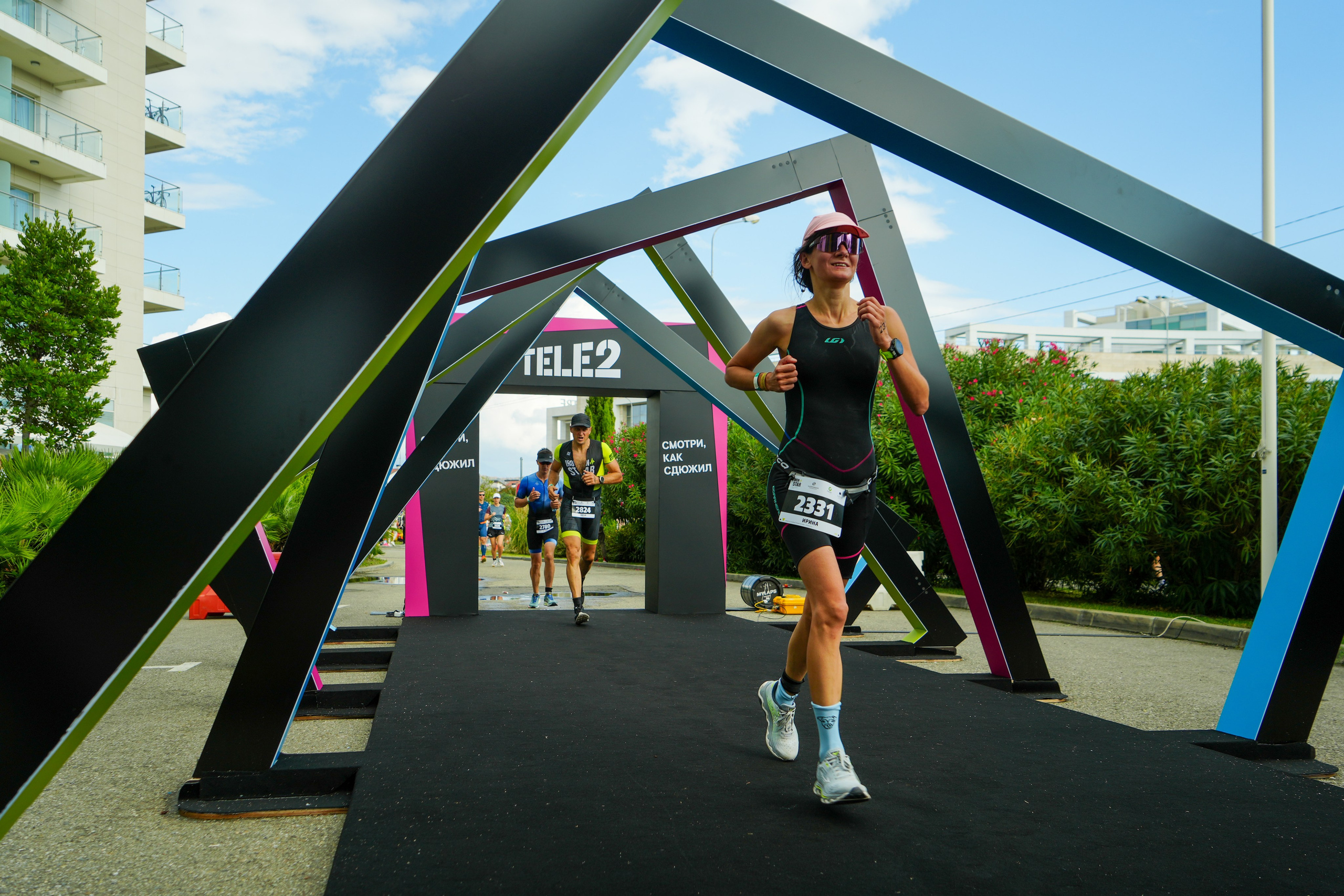 Фотоотчет партнерской интеграции для компании TELE2 на фестивале Ironstar. Репортажный фотограф в Красной Поляне и Сочи Павлюченко Екатерина