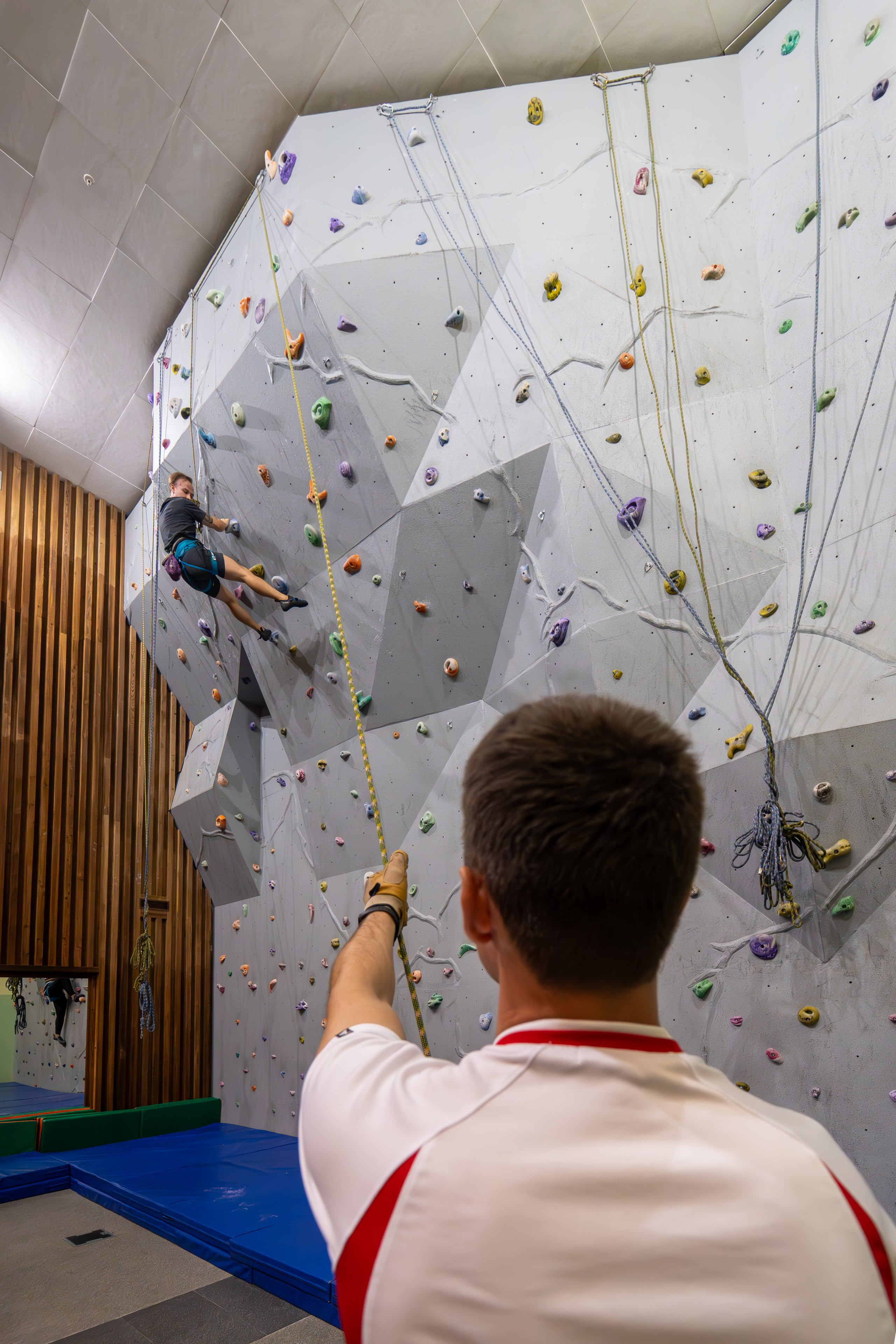 Контент съемка для скалодрома на курорте Газпром Поляна. Репортажный фотограф в Красной Поляне и Сочи Павлюченко Екатерина